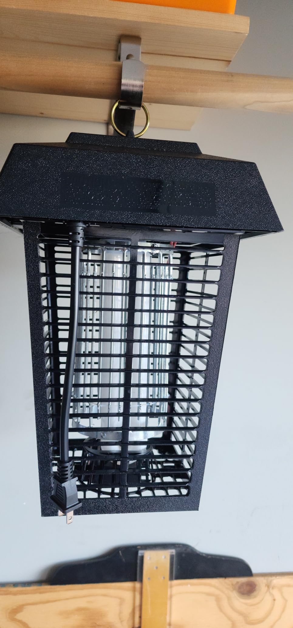 Flowtron Electric Bug Zapper, 1 Acre Outdoor, 40W UV, 5600V Zap, Black customer photo 1