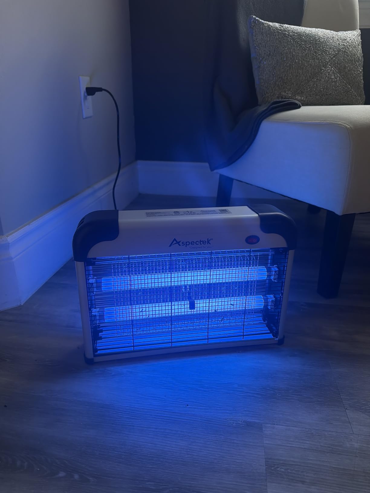 ASPECTEK 20W Electric Bug Zapper, Fly Trap and Mosquito Killer for Indoor and Covered Outdoor Spaces, Patio, Garage, Includes 2 Replacement Bulbs, Effective Gnat, Moth and Insect Control customer photo 1