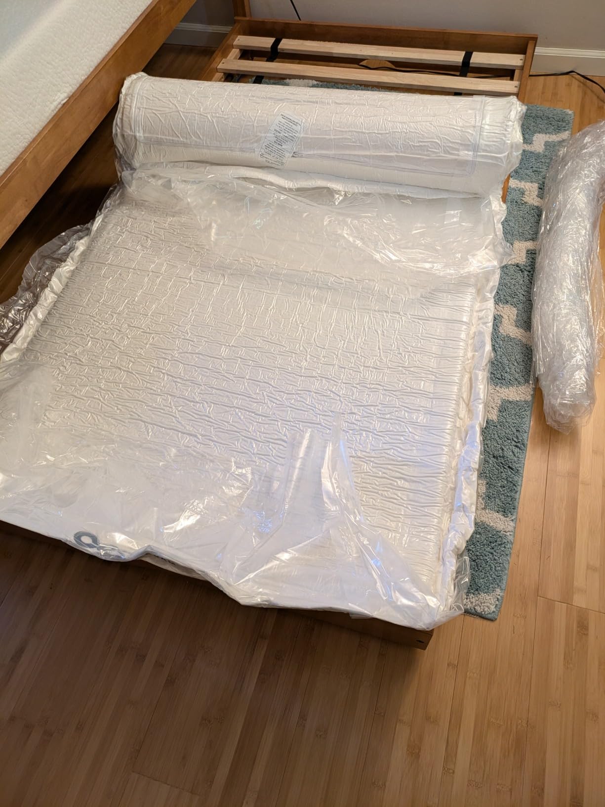 COOL GEL Memory Foam 8-Inch Mattress with Pillow, CertiPUR-US Certified, Mattress in a Box, Short Queen, White customer photo 1