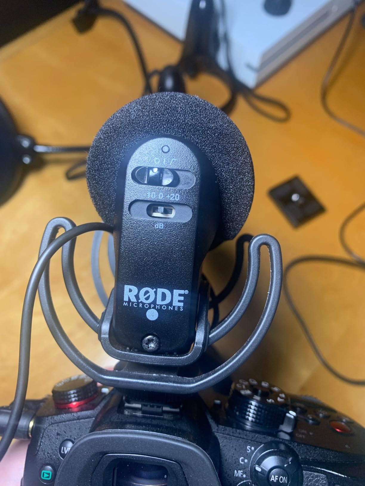 Rode VideoMic Pro R Camera-Mount Shotgun Microphone,Black customer photo 1