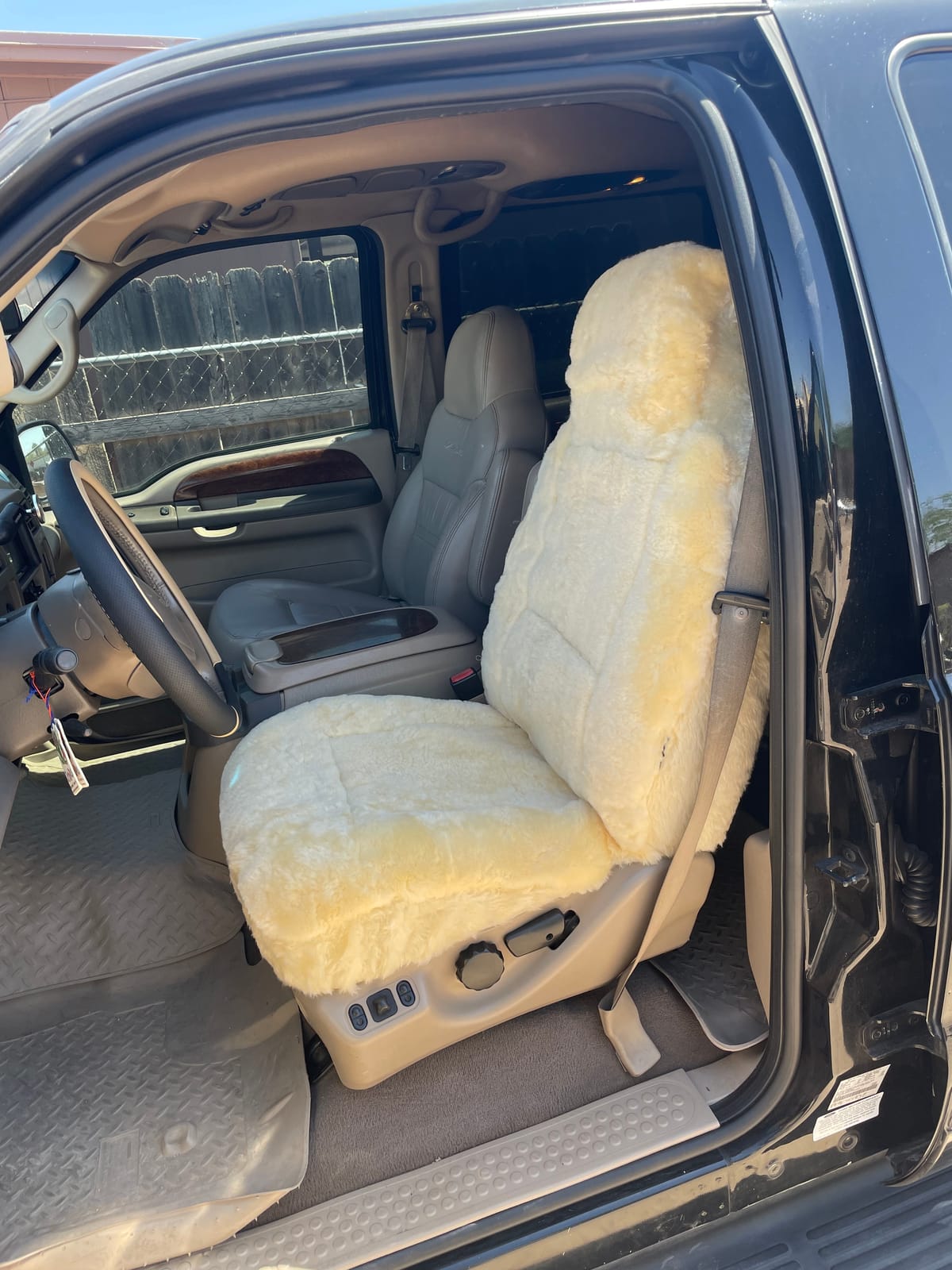 Eurow Australian Merino Sheepskin Car Seat Cover, Plush Universal Fit for Most Vehicles, Summer Cool & Winter Warm, Side Airbag Safe, Easy Installation, 56 x 23 Inches, Single Seat, Gray customer photo 1