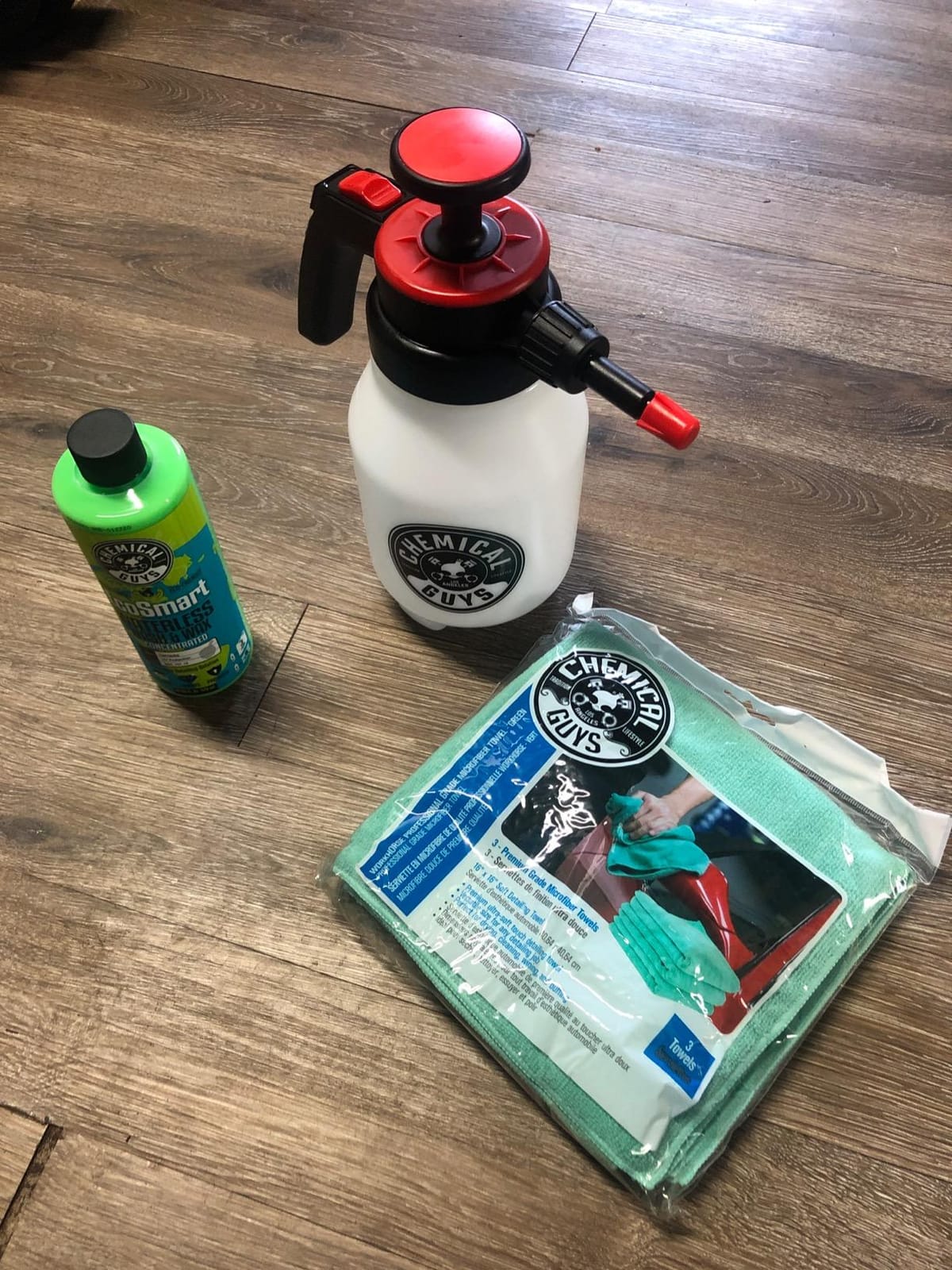 Chemical Guys, Drought Buster Eco Waterless Car Wash & Wax Kit, 8-Piece customer photo 2