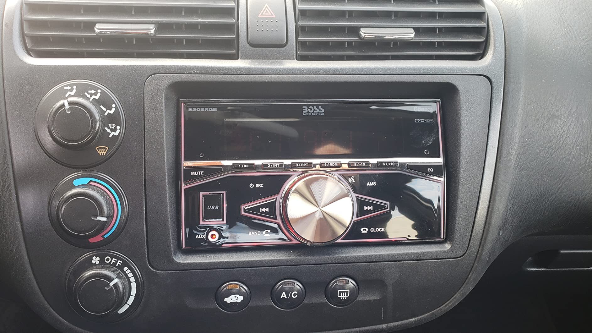 BOSS Audio Systems 820BRGB Double DIN Bluetooth Car Stereo, No DVD, USB customer photo 2