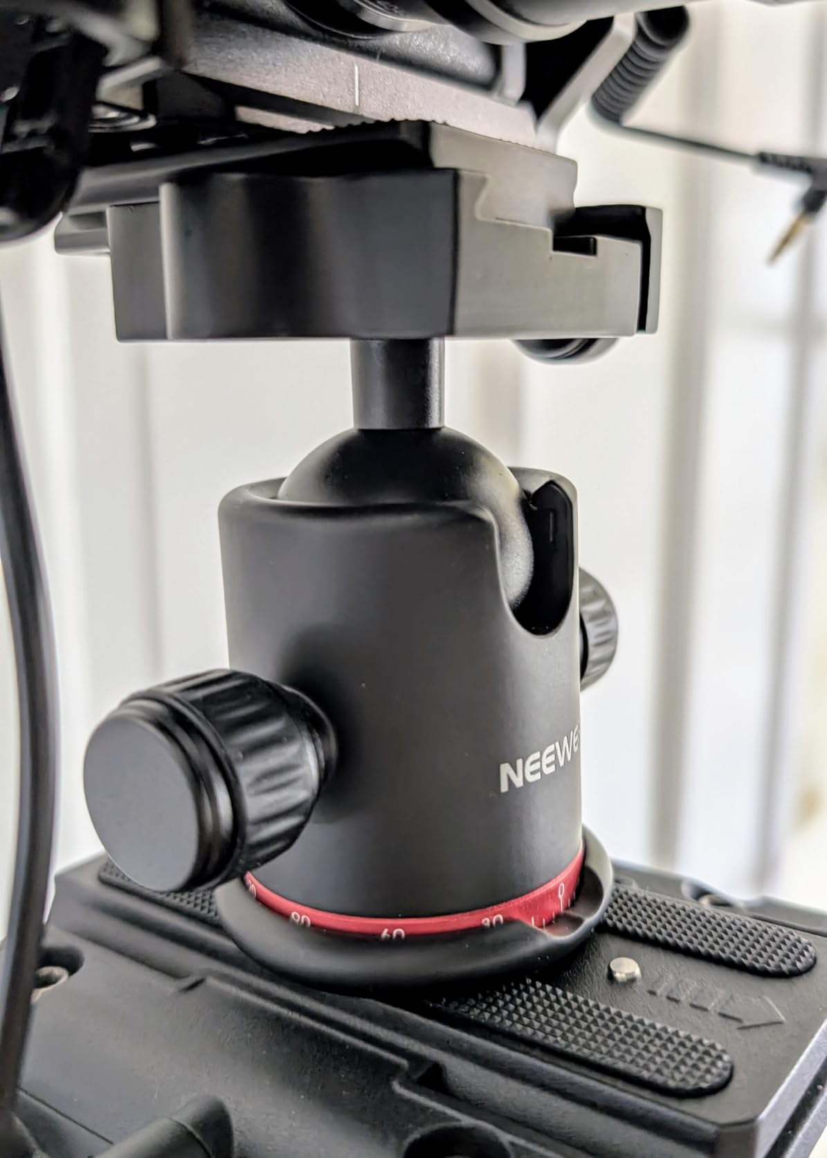 Neewer Professional Metal 360 Degree Rotating Panoramic Ball Head with 1/4 inch Quick Release Plate and Bubble Level,up to 17.6pounds/8kilograms,for Tripod,Monopod,Slider,DSLR Camera,Camcorder customer photo 1