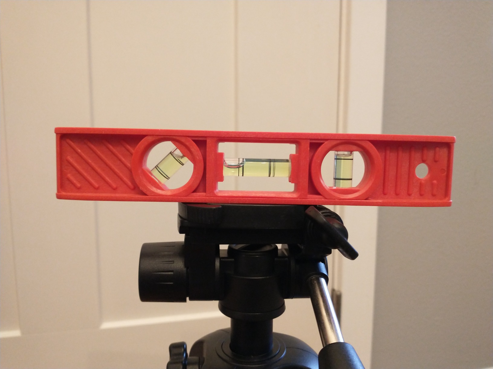NEEWER Portable Aluminum Alloy Camera 2 in 1 Tripod Monopod Max. 70