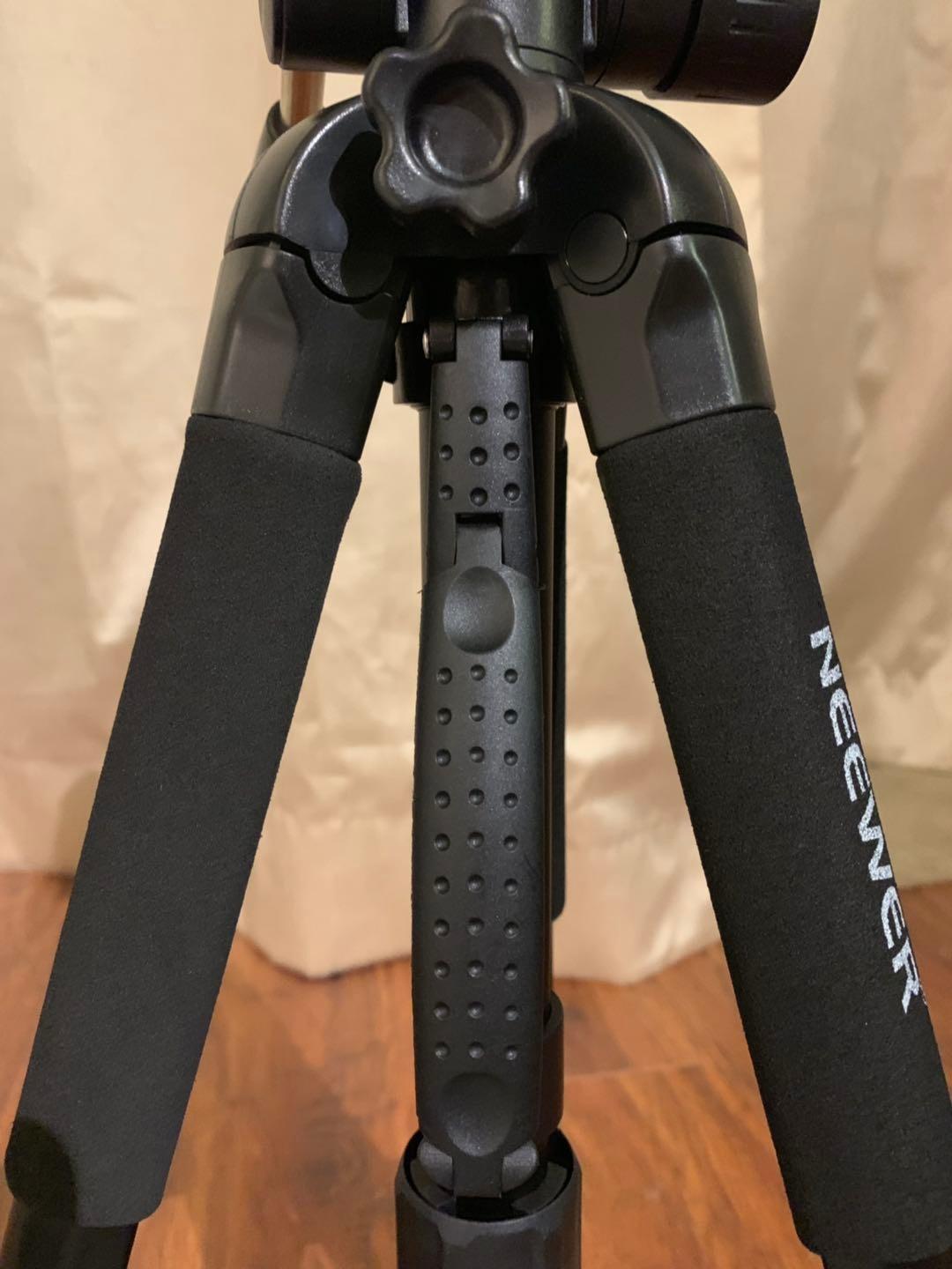 NEEWER Portable Aluminum Alloy Camera 2 in 1 Tripod Monopod Max. 70