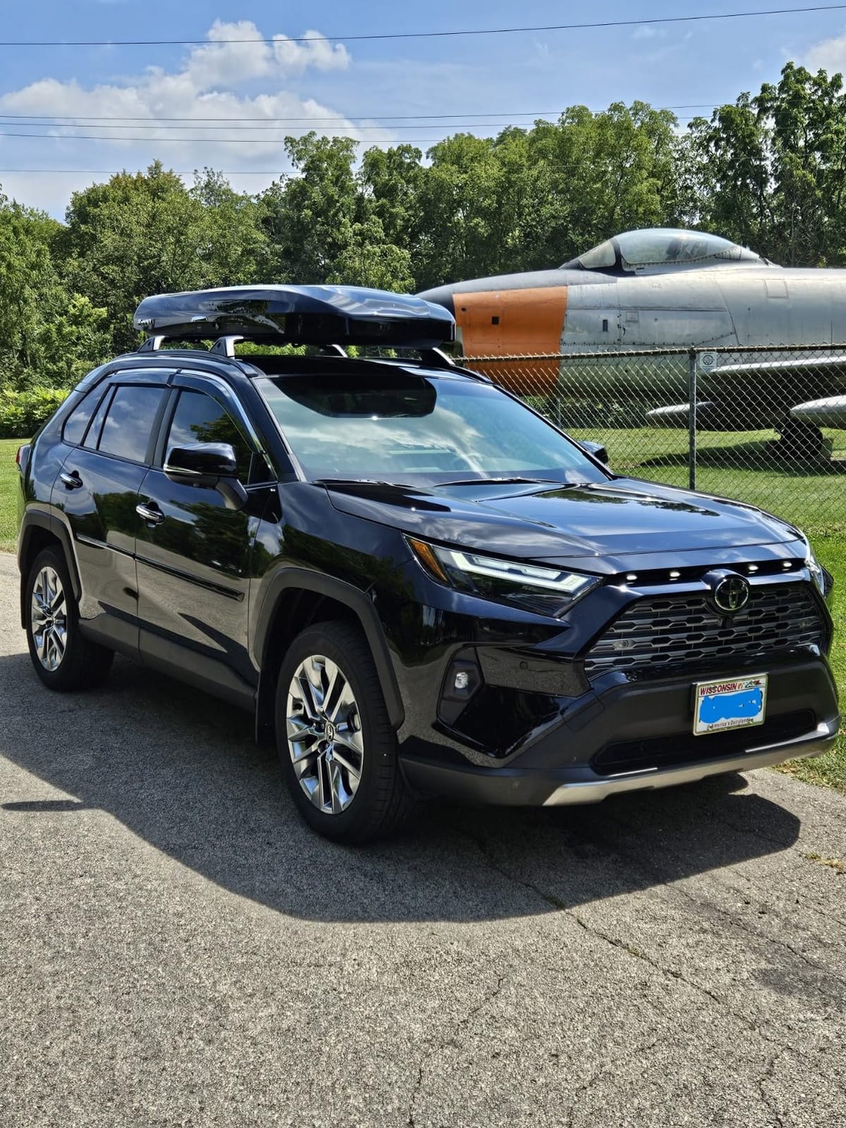 INNO Wedge 660 Black 11 cu ft, Roof Rack, Roof Box, Cargo Box, Hard Shell, Low Profile, Dual‑Side Opening with Locks, Made in Japan, Compatible with Aero & Square Bars, Tool Free Install customer photo 2