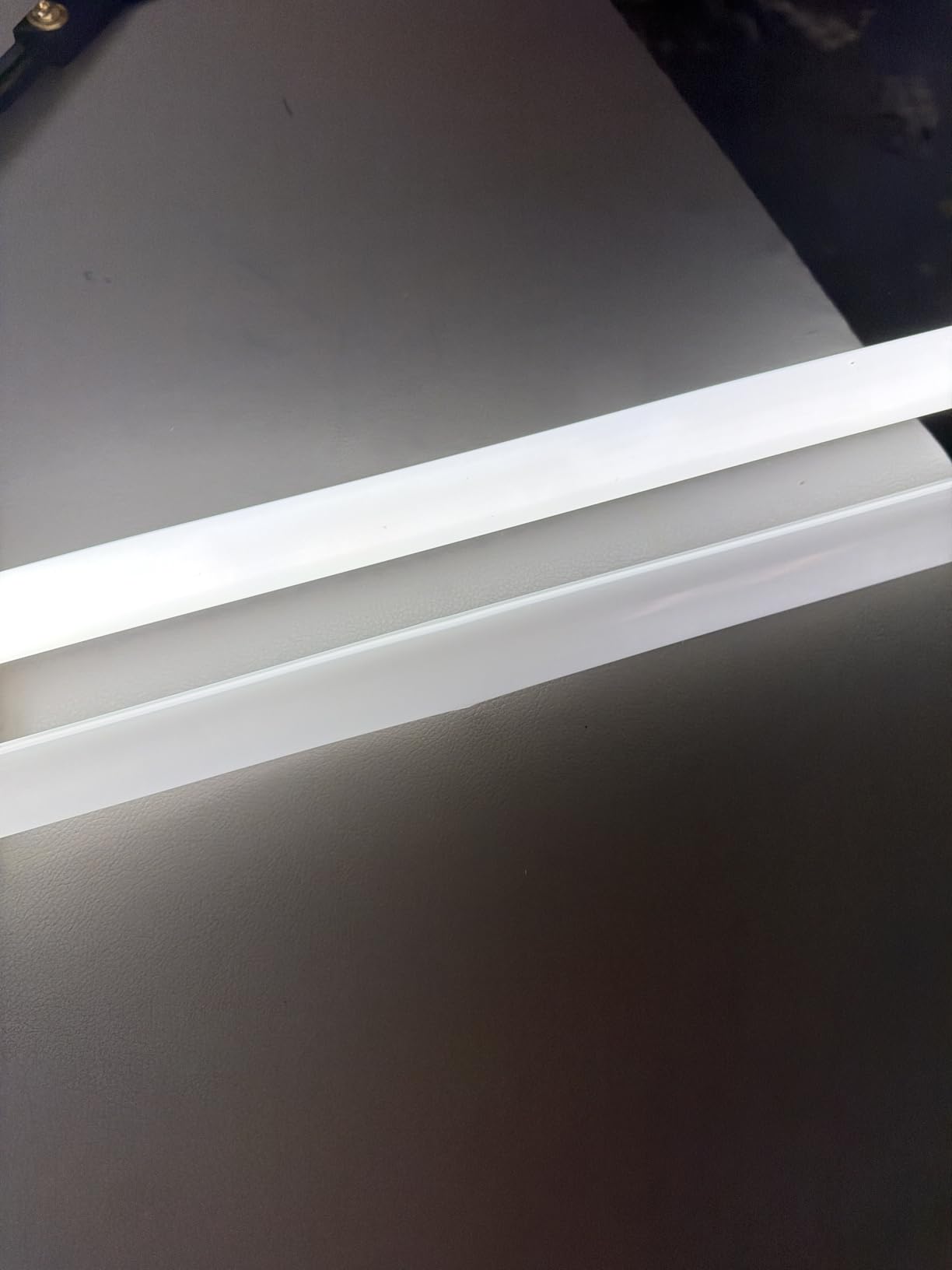 hykolity 4FT LED Shop Light, 42W [250W Equivalent],4400LM,5000K Daylight customer photo 1
