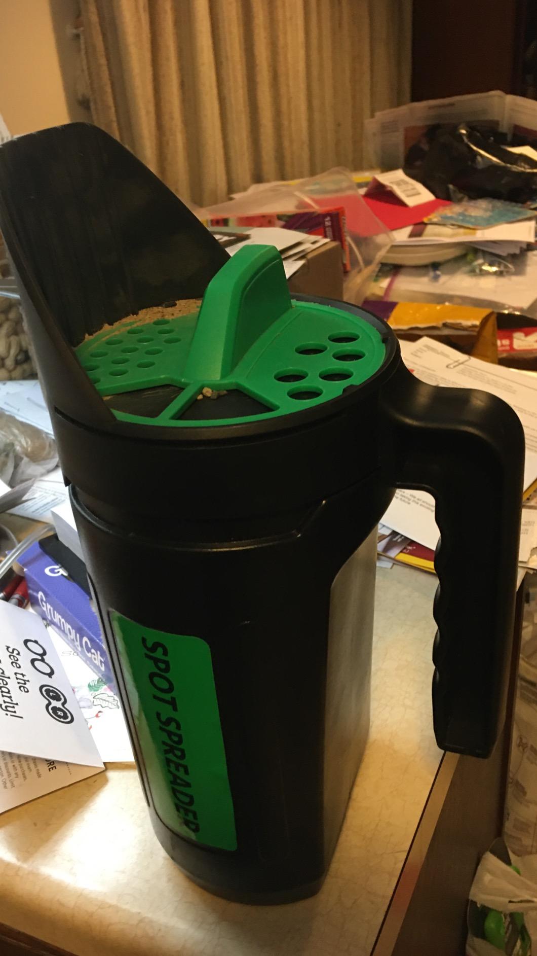Hand Spreader Shaker for Seed, Salt, De-Icer, Ice Melt, Earth Food and Fertilizer - Multiple Opening Sizes for Any Need - Up to 80 Oz customer photo 2