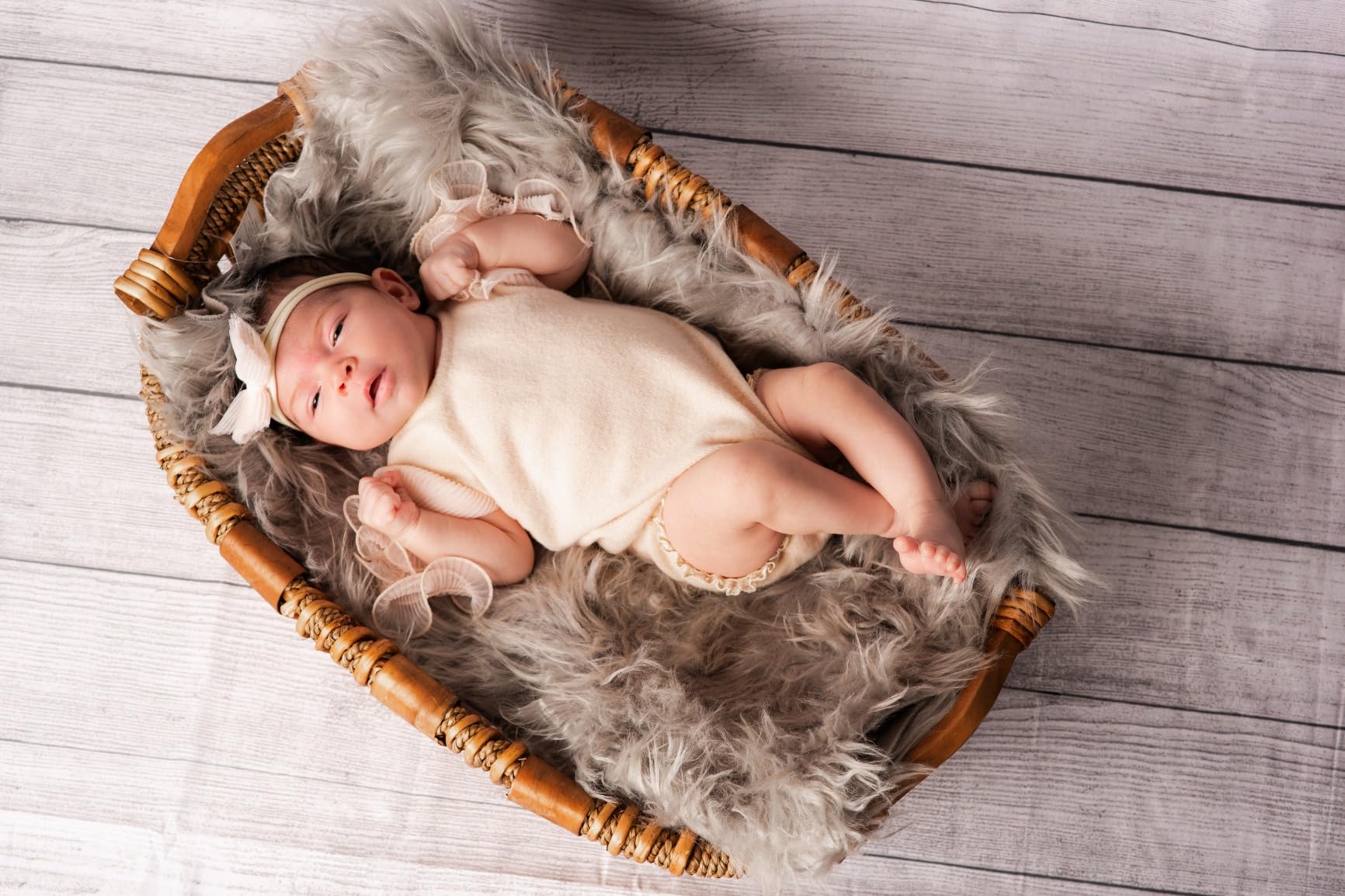 3x5ft Wood Backdrops for Photography White Wooden Board Vintage White Wood Floor Backdrops Baby Shower Birthday Cake Table Photography Backgrounds Newborn Photos Kids Adult Portrait Studio Props customer photo 1