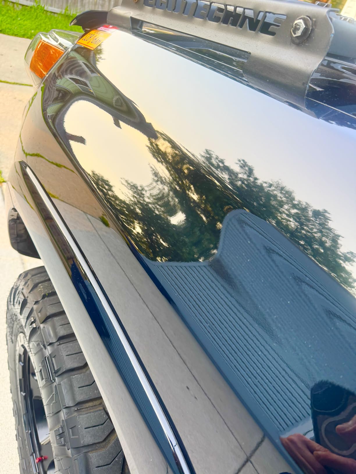 Car Gods Iris Custom Color Black 3-in-1 Polish Wax Color Restorer & Scratch Remover, 16 Colors Available, 17 Fl Oz customer photo 2