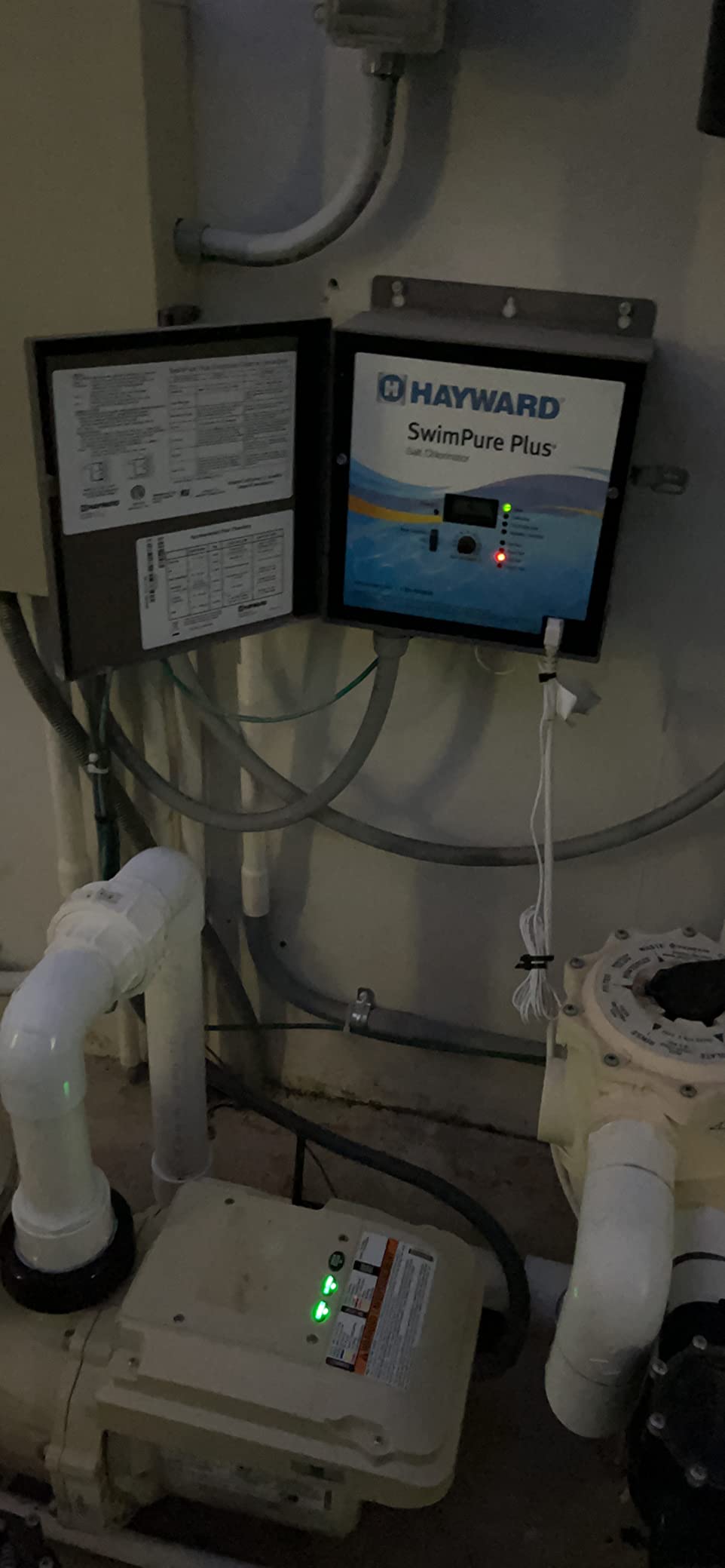 Hayward Aquarite Salt Chlorine Generator for Swimming Pools 40,000 Gallons customer photo 1