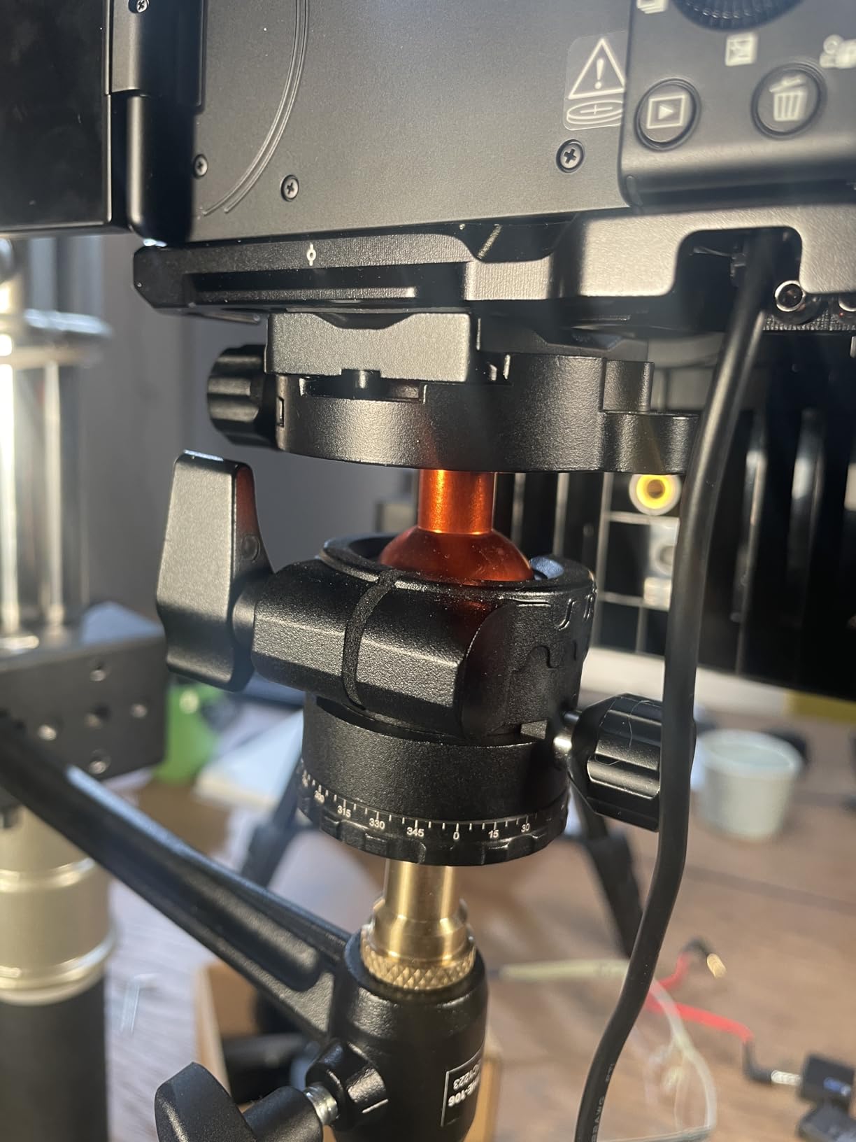 K&F CONCEPT Professional 28mm Metal Tripod Ball Head 360 Degree Rotating Panoramic with 1/4 inch Quick Release Plate Bubble Level for Tripod Monopod Slider Camera Camcorder up to 22 pounds customer photo 2