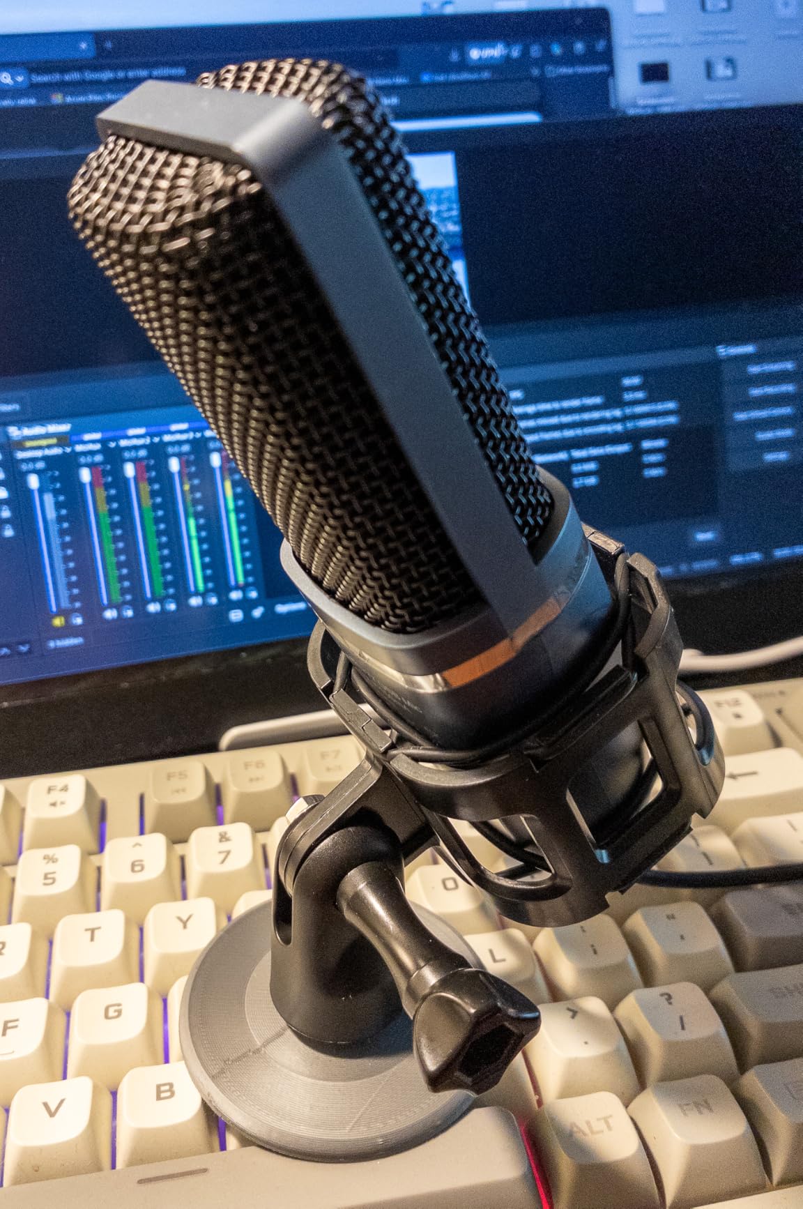 TONOR Podcast Microphone, USB Computer Mic, Cardioid Condenser PC Microfono customer photo 1