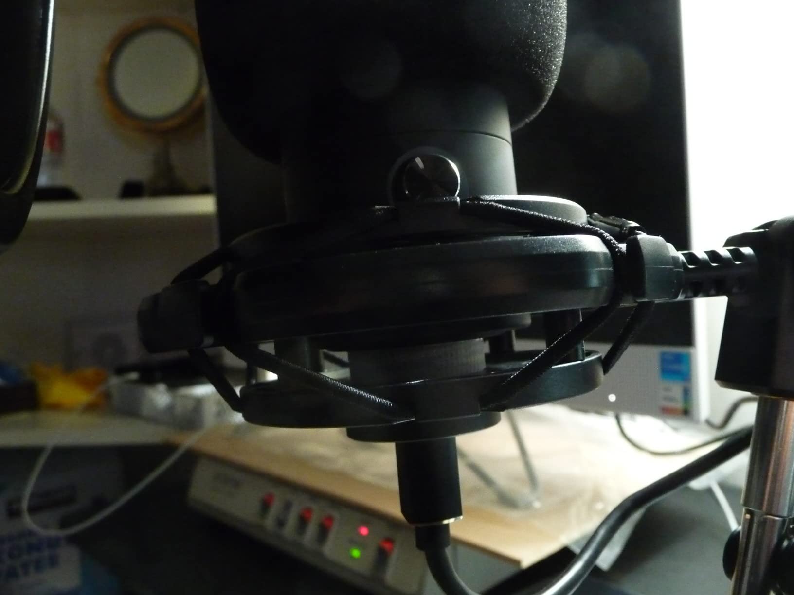 FIFINE T669 Studio Condenser USB Microphone for Recording Podcasting customer photo 1