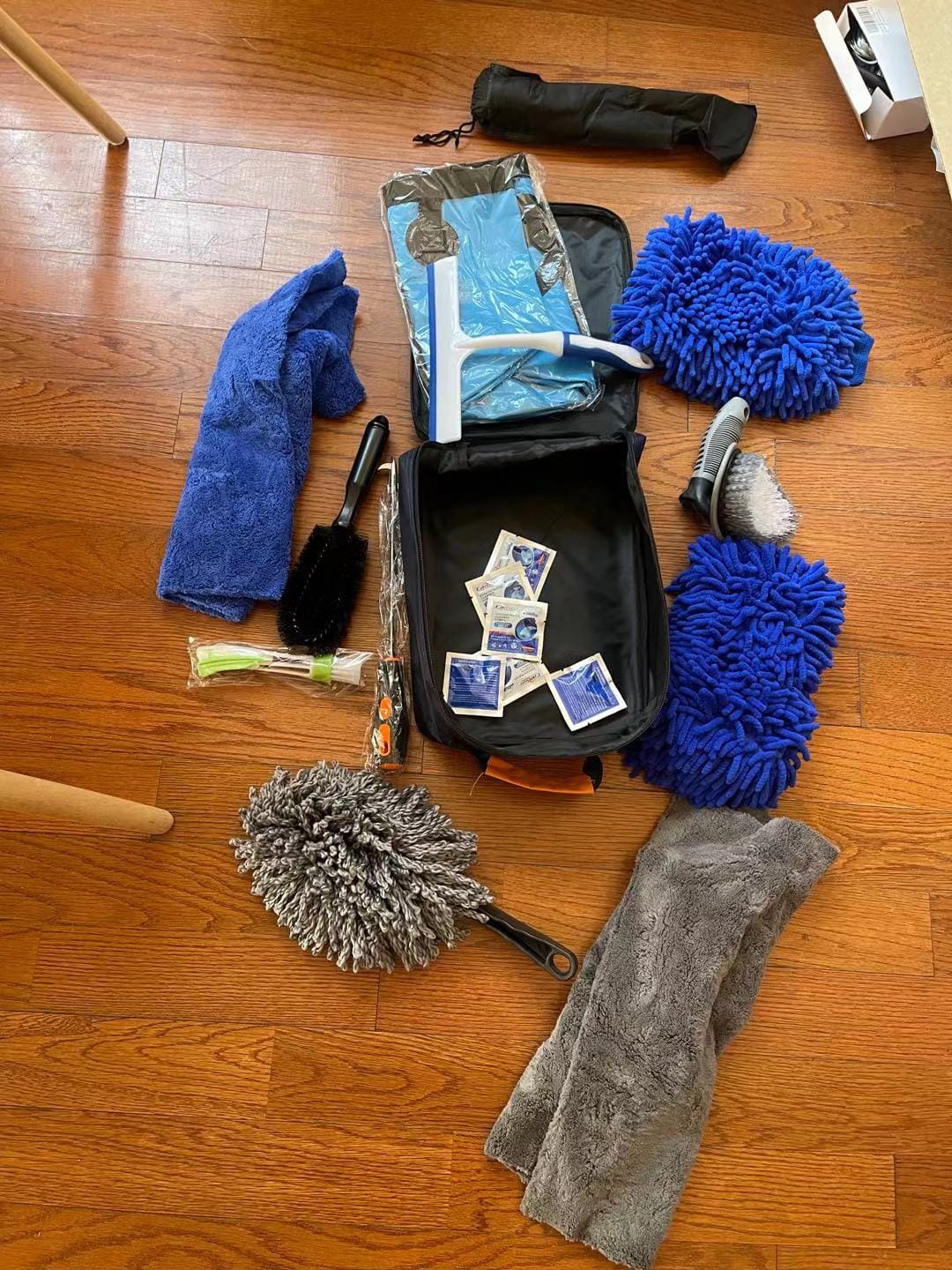 22Pcs Car Wash Cleaning Tools Kit Car Detailing Set with Blue Canvas Bag Collapsible Bucket Wash Mitt Sponge Towels Tire Brush Window Scraper Duster Complete Interior Car Care Kit customer photo 1