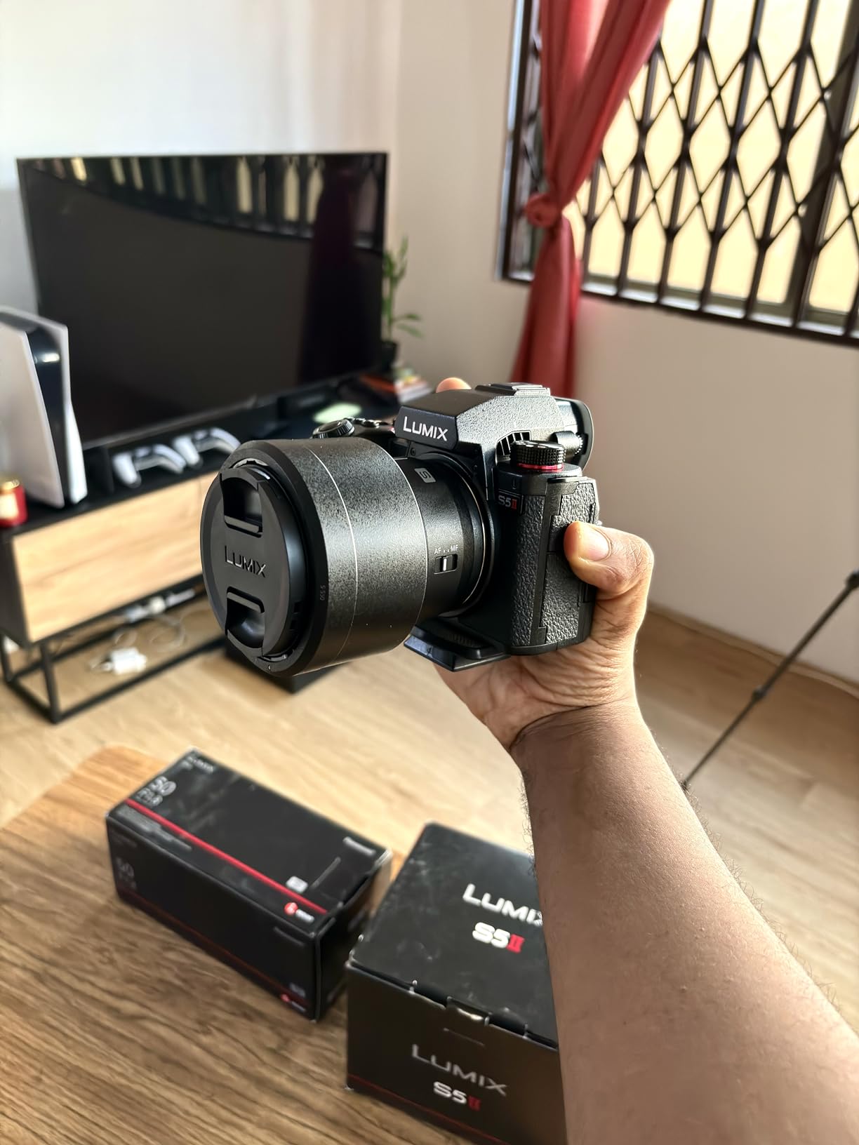 Panasonic LUMIX S Series Camera Lens, 50mm F1.8 L-Mount Interchangeable Lens for Mirrorless Full Frame Digital Cameras, S-S50 Black customer photo 1