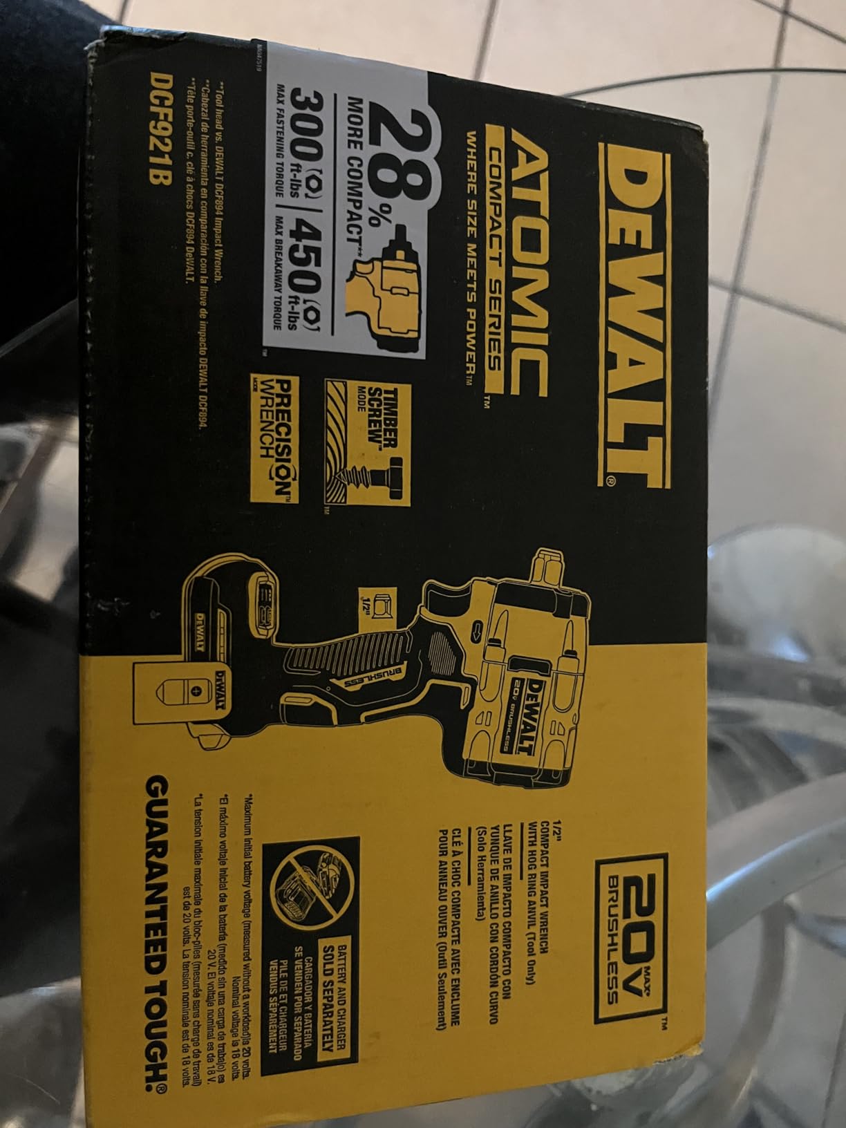 DEWALT ATOMIC 20V MAX* 1/2 in. Cordless Impact Wrench with Hog Ring Anvil (Tool Only) (DCF921B) customer photo 2