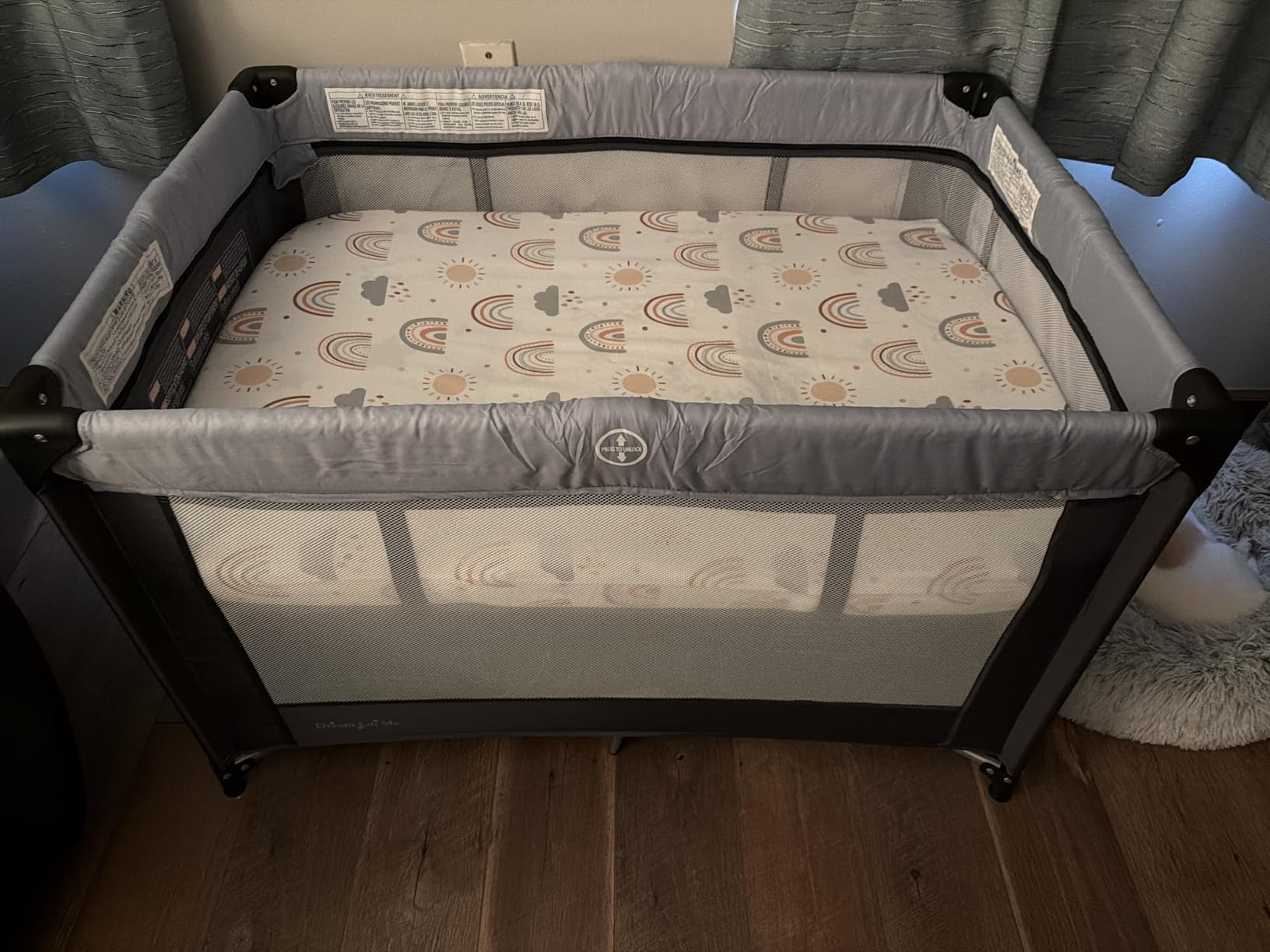 Dream On Me Zazzy Portable Baby Playard with Bassinet, Travel Carry Bag customer photo 1