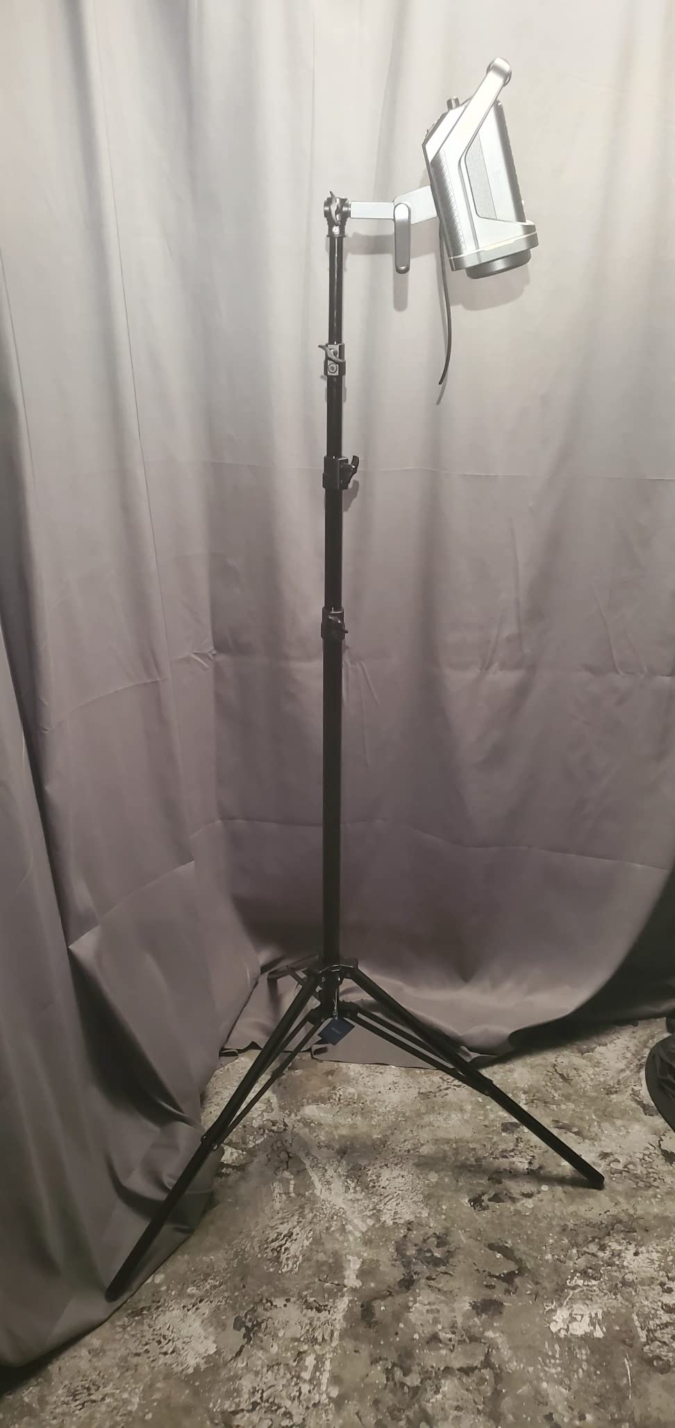 NEEWER 9.8ft/3m Air Cushioned Light Stand, Heavy Duty Metal Photography Tripod Stand with 1/4