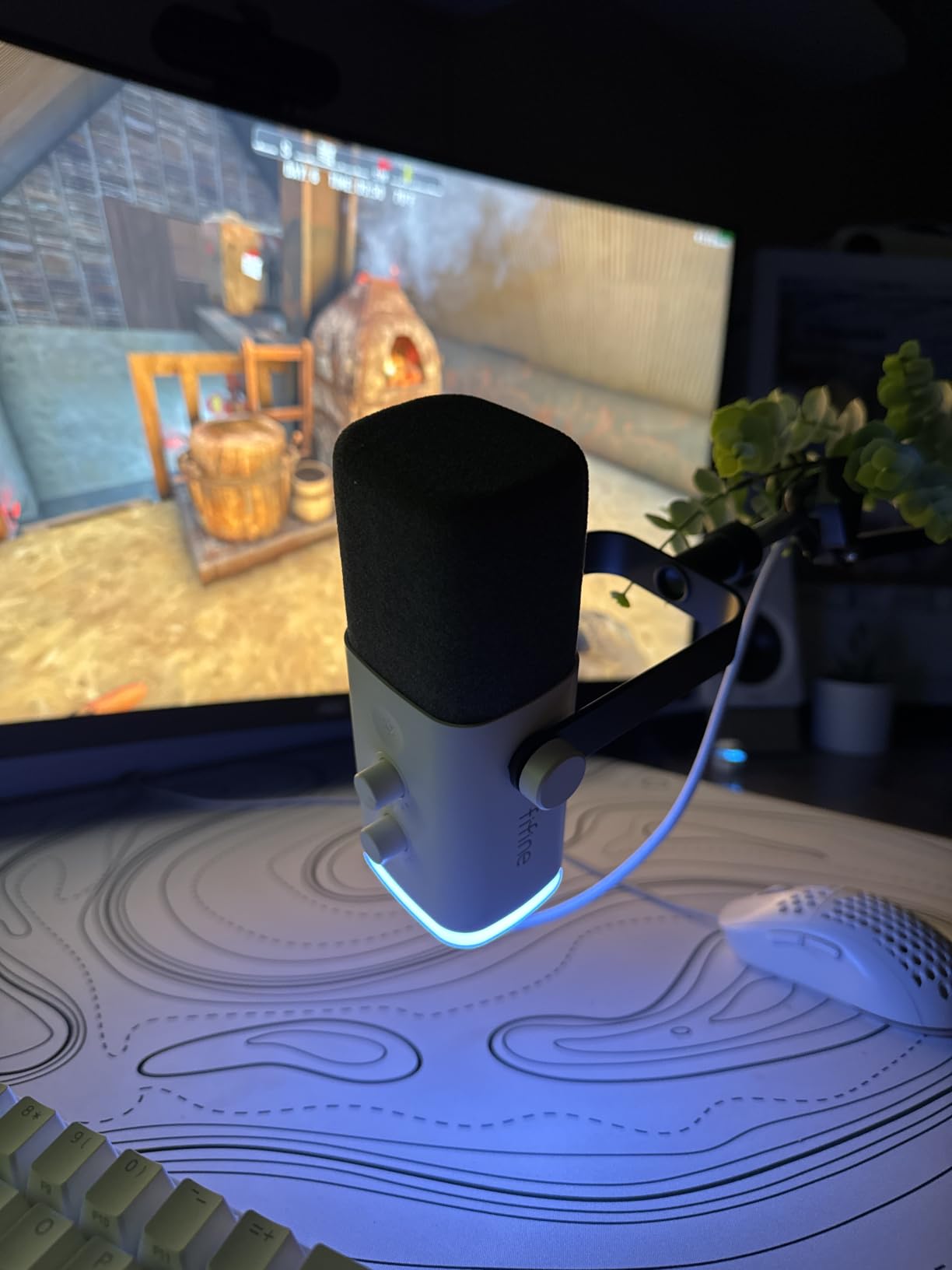 FIFINE AmpliGame AM8 USB/XLR Dynamic Microphone for Gaming Streaming customer photo 1