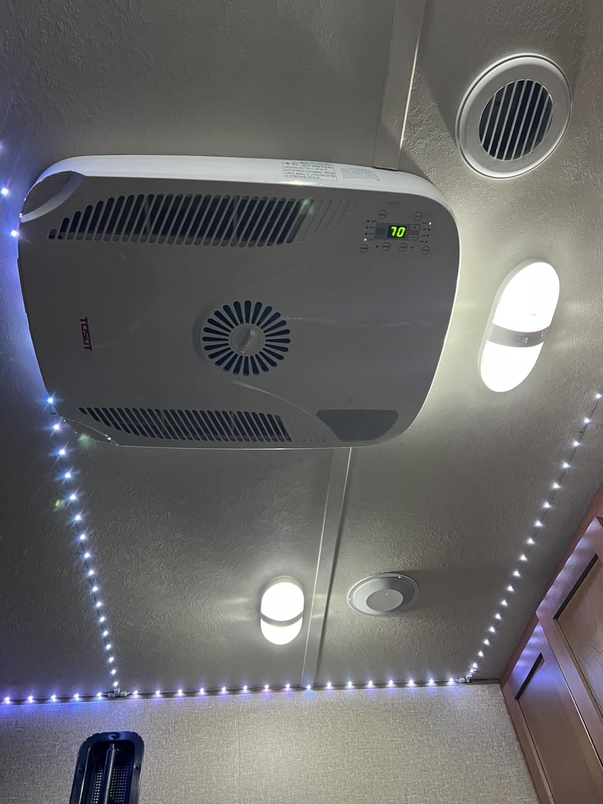 TOSOT 16000 BTU RV Air Conditioner, 43dB Ultra Quiet, White customer photo 1