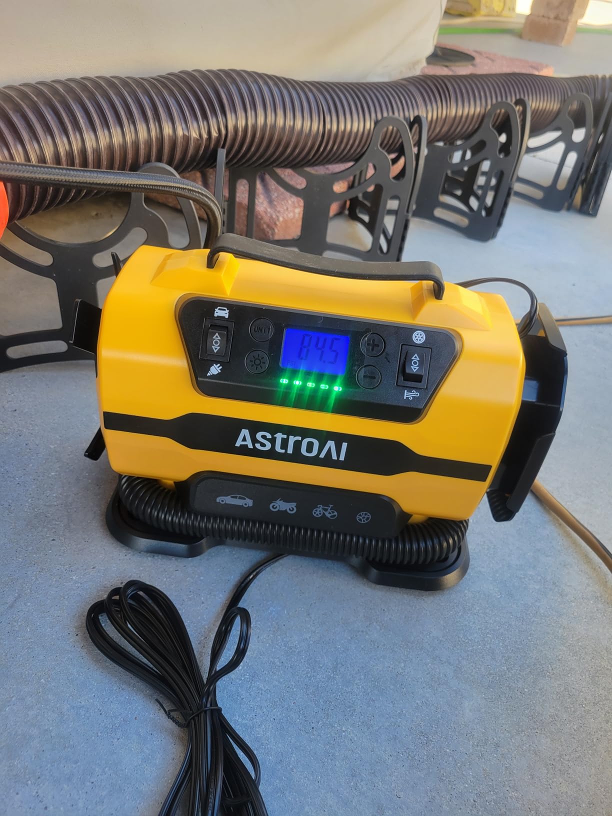 AstroAI Tire Inflator Portable Air Compressor, 12V DC/120V AC Dual Power customer photo 2