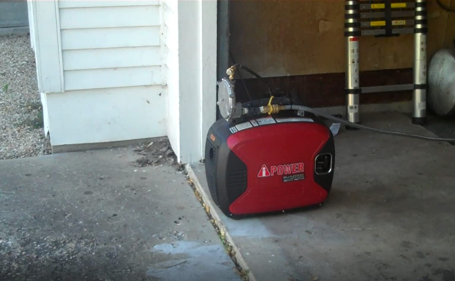 A-iPower 4300W Gas Propane Inverter Generator, Lightweight, Fuel Sense customer photo 2