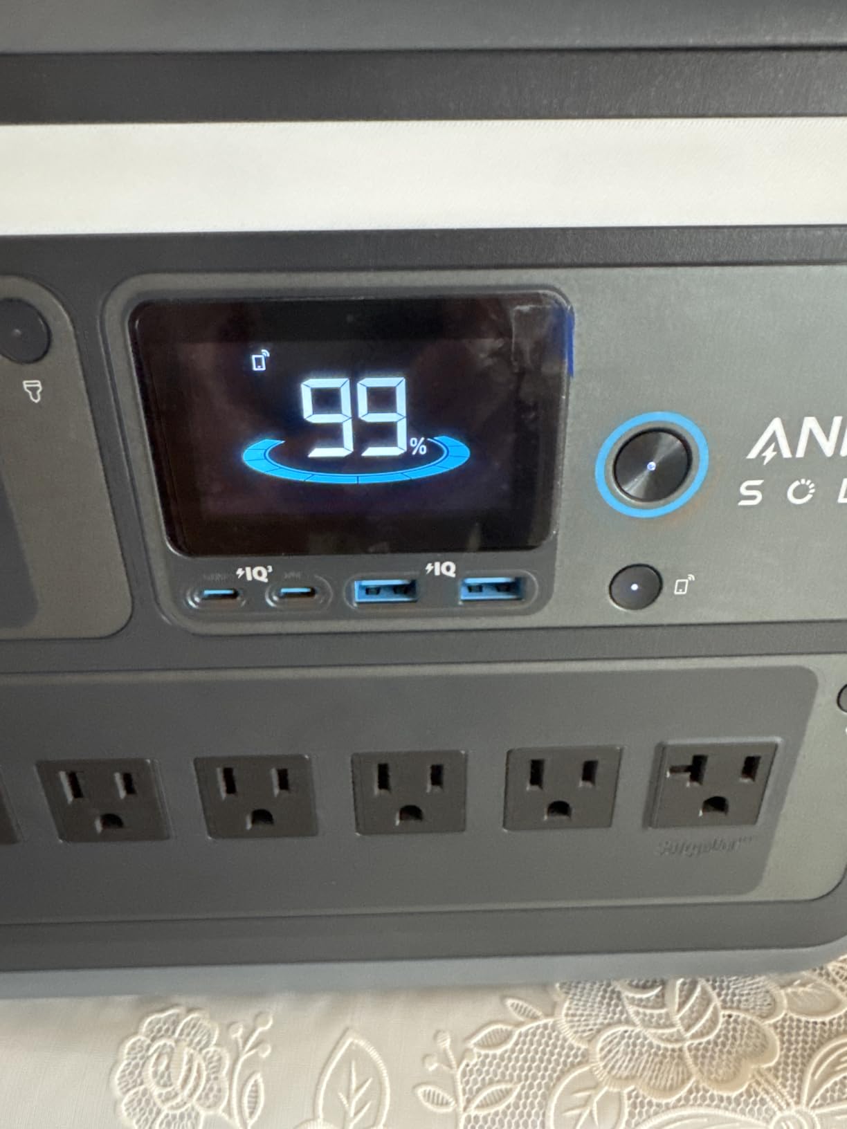 Anker SOLIX C1000 Portable Power Station with Car Charging Cable, 1,056Wh customer photo 2