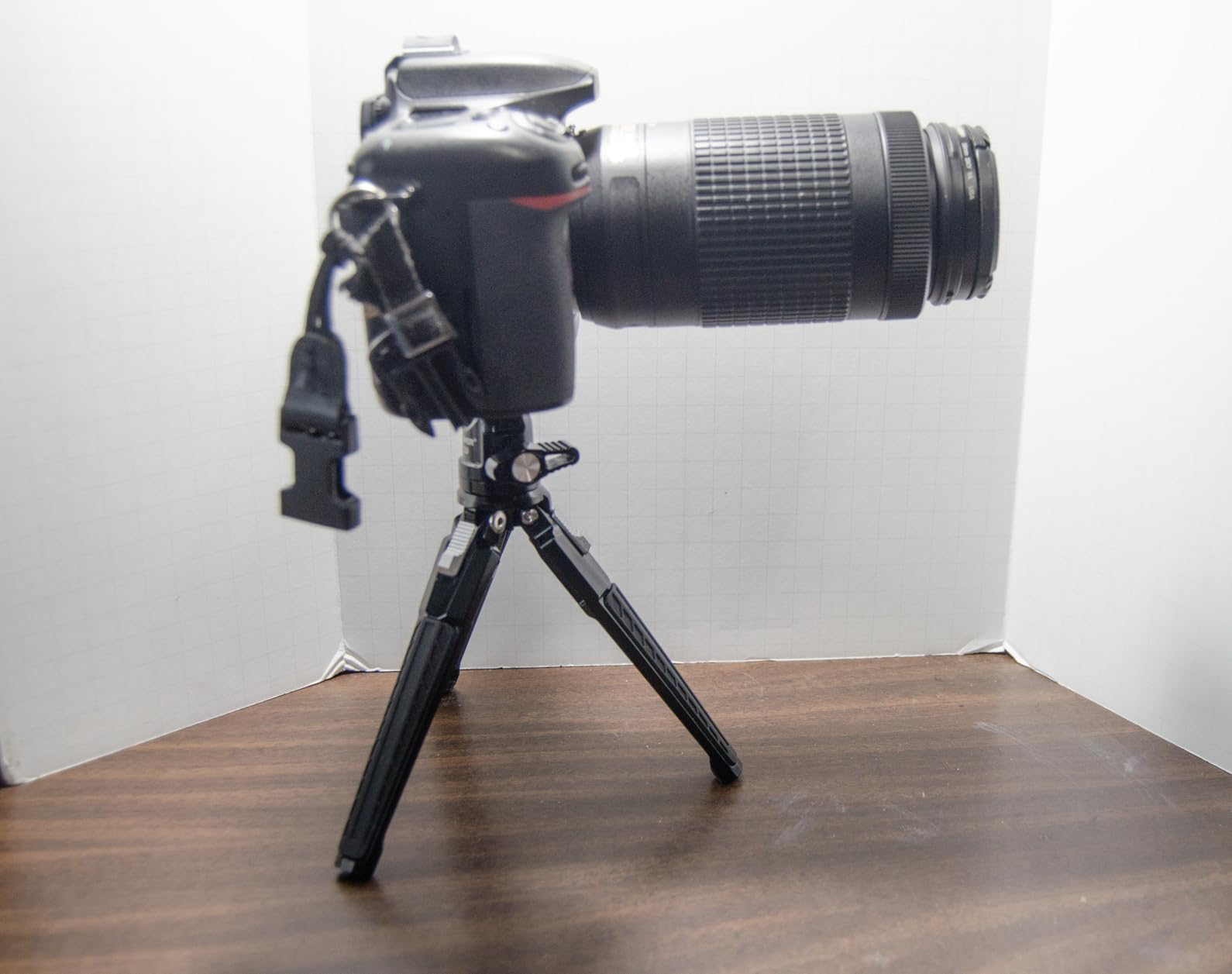NEEWER Mini Metal Table Tripod with 360° Ball Head, TP29 customer photo 1