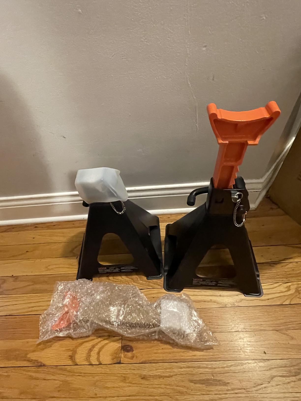 VEVOR Jack Stands 6t/13000lbs Capacity Car Jack Stands Double Locking 2 pcs customer photo 1