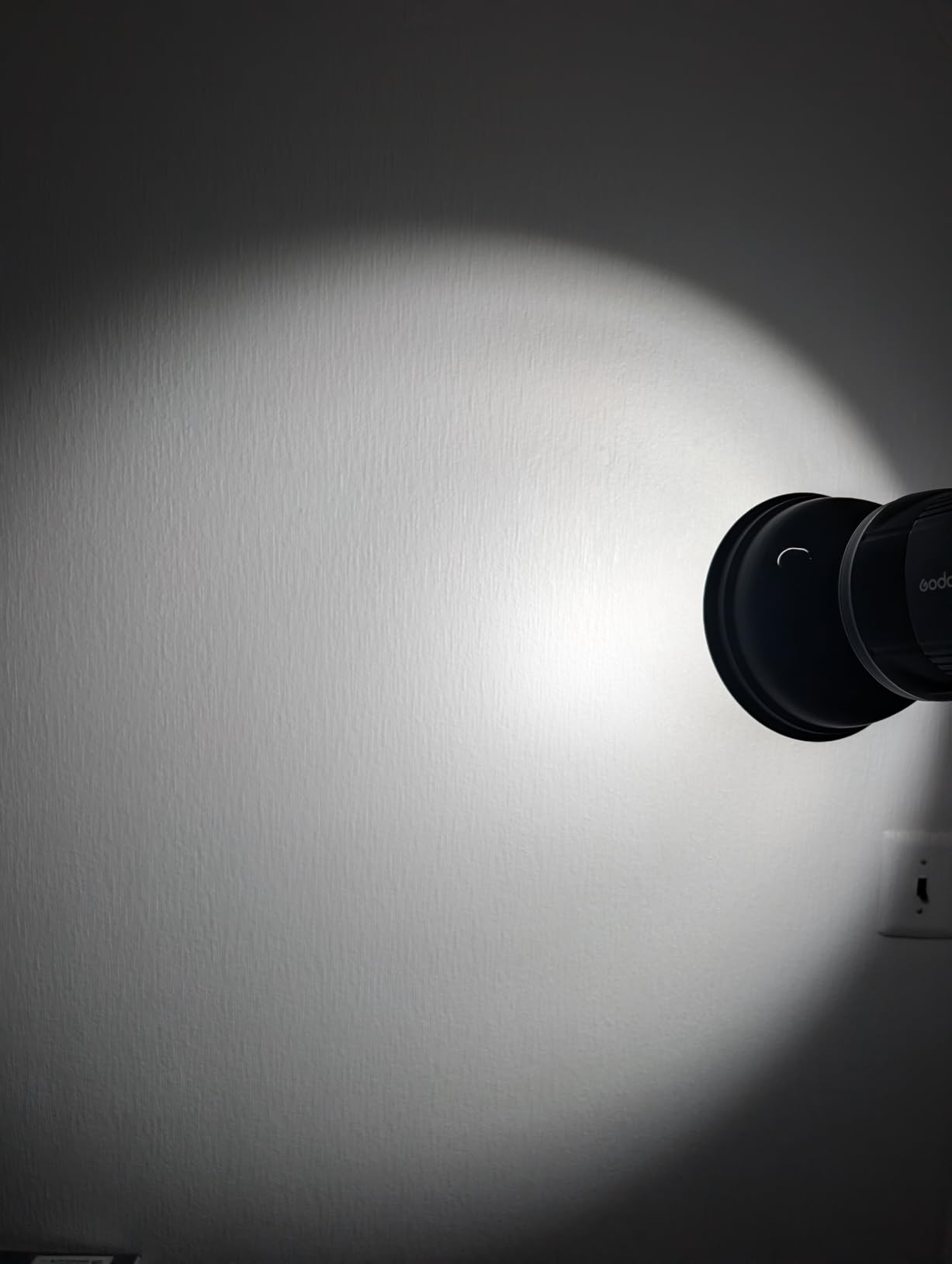 Godox SL200III 215W Daylight LED Video Light – 95600 Lux@1M 5600K customer photo 2