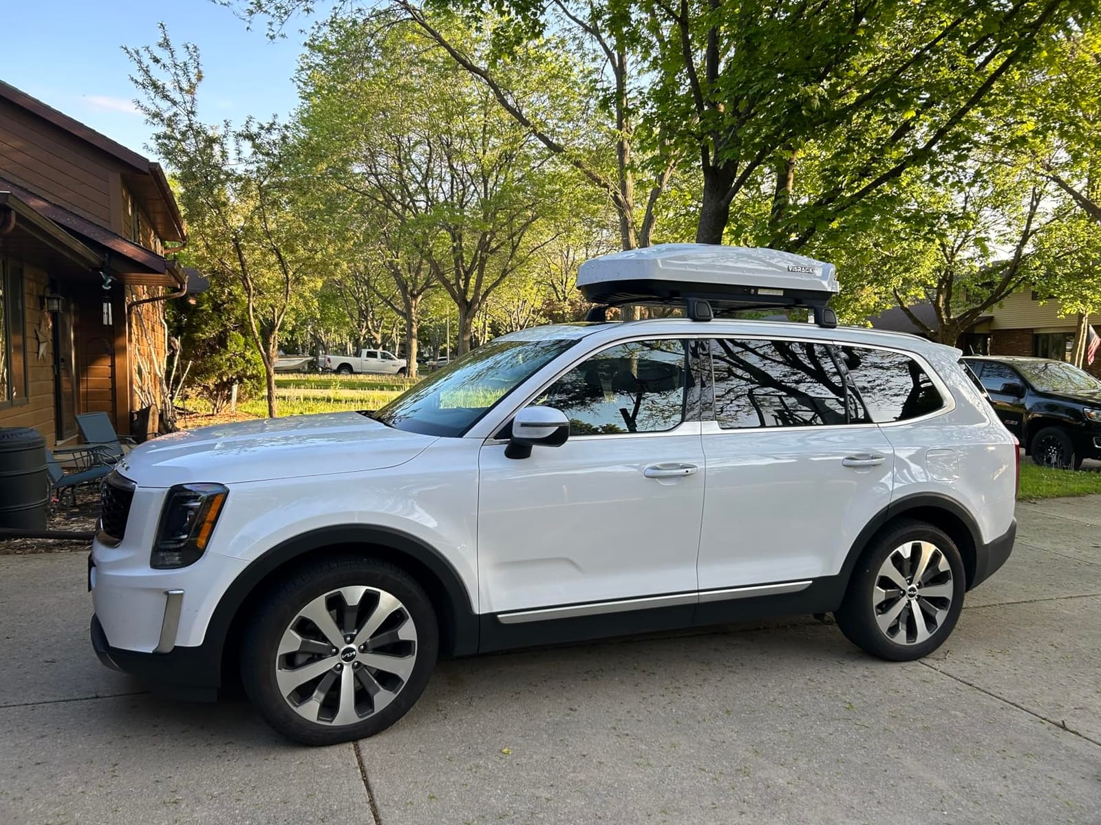 Rooftop Cargo Box, 13 Cubic Ft, for Family Travel and Road Trips, Black customer photo 1