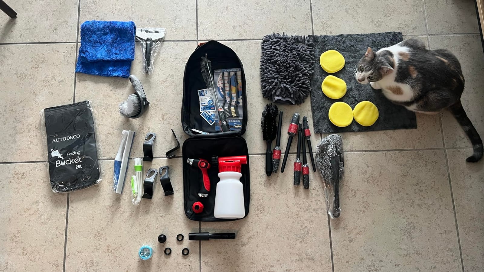 38Pcs Car Wash Detailing Kit Cleaning Kits with Foam Gun Sprayer Collapsible Bucket Drill Brush Large Wash Mitt Towels Complete Interior Exterior Car Washing Supply Set Blue customer photo 1