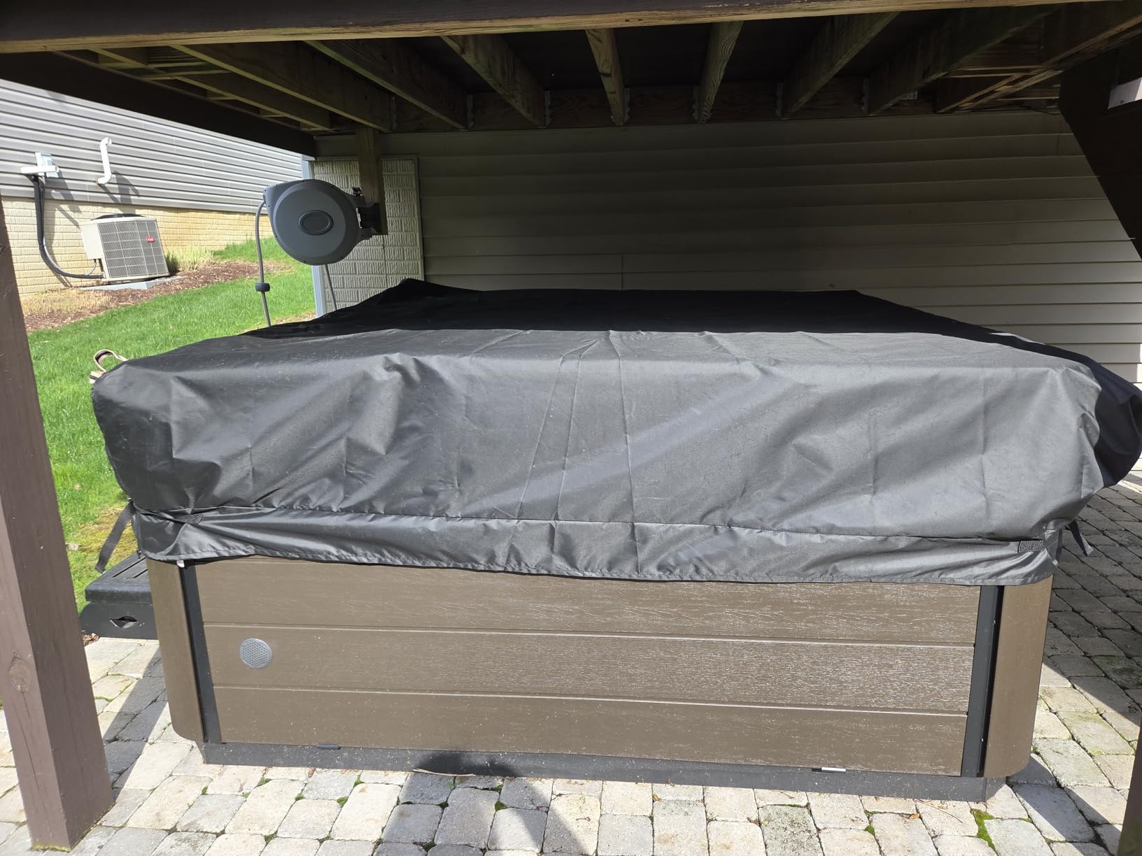 QH.HOME Waterproof Hot Tub Cover 95 x 95 with Ratchet Tie-Down System customer photo 2
