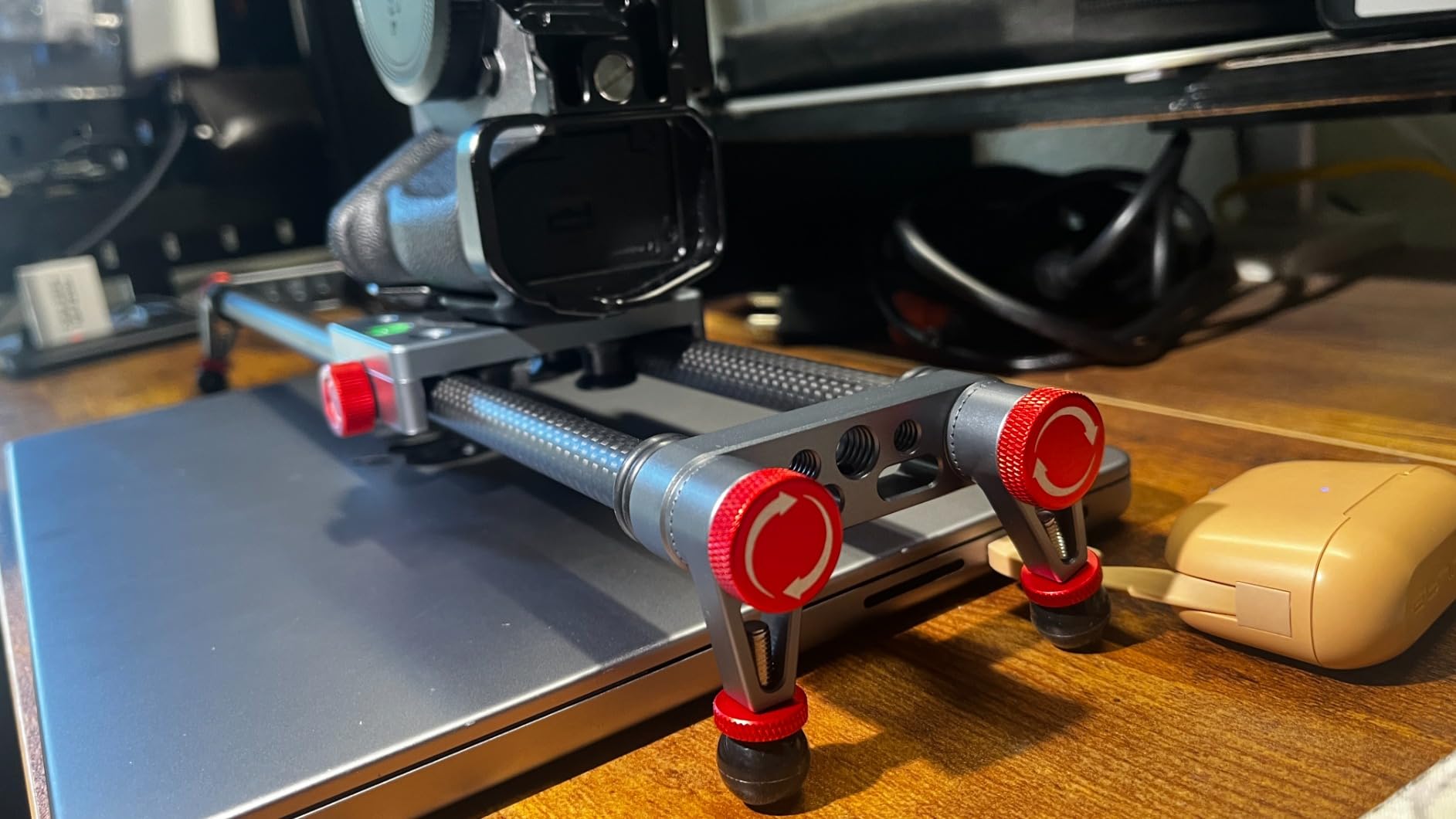 NEEWER 16in/40cm Carbon Fiber Camera Slider with 360° Ball Head/Phone Clamp/Action Camera Mount, Dolly Rail Track with 4 Bearings & Adjustable Legs, Compatible with GoPro Insta360 iPhone Android, CS1M customer photo 1