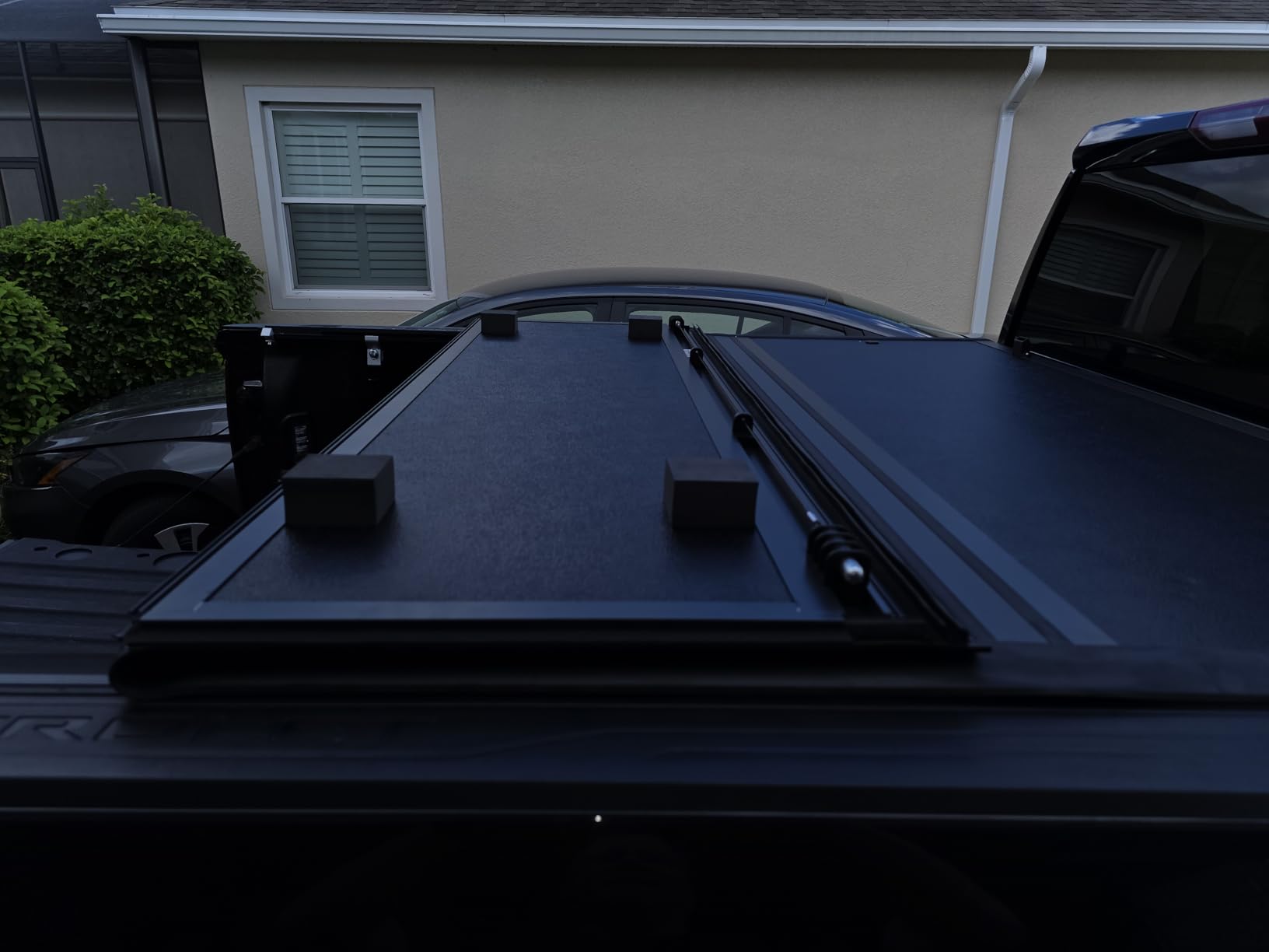 Rough Country Hard Low Profile Tri-Fold Tonneau Cover for Chevy Silverado & GMC Sierra 1500 (2019–2026) – Flush Mount Aluminum Bed Cover, Fits 5'10 Short Bed customer photo 1