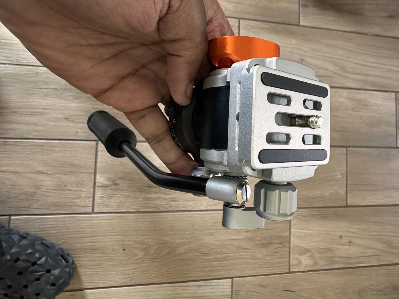 K&F CONCEPT Fluid Head, Silky-Smooth, Stable Tripod Fluid Head for pan and tilt,Arca Swiss-Compatible Fluid Head Mount, max Load 11 lbs/5kg FH-03 customer photo 2
