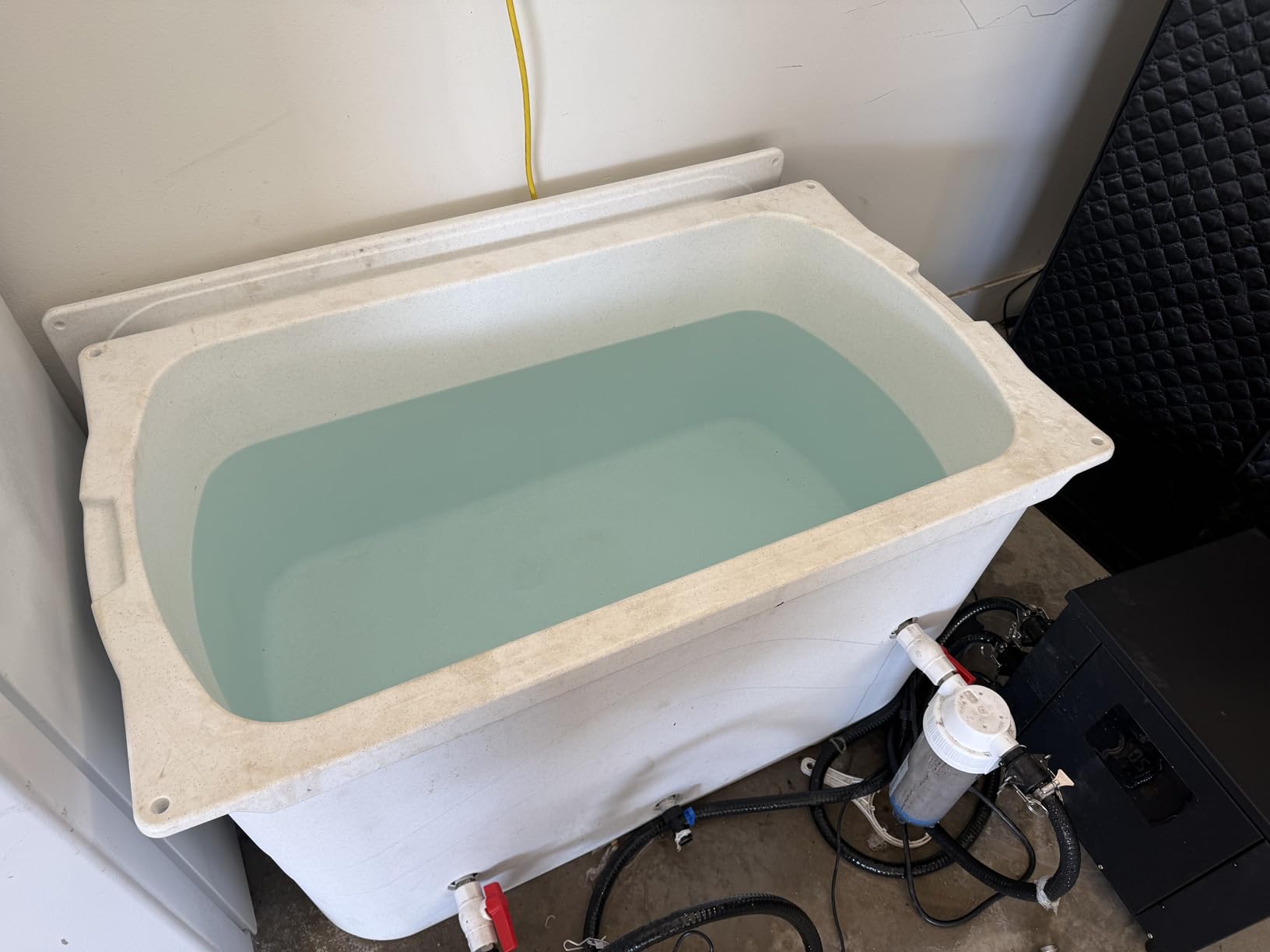 Frozin 400 Cold Plunge Tub with Water Chiller. Foam Insulation for Superior Ice Retention over Uninsulated Barrel or Inflatable Ice Baths. 100 Gallon Capacity (Cold Plunge Tub With Chiller) customer photo 1