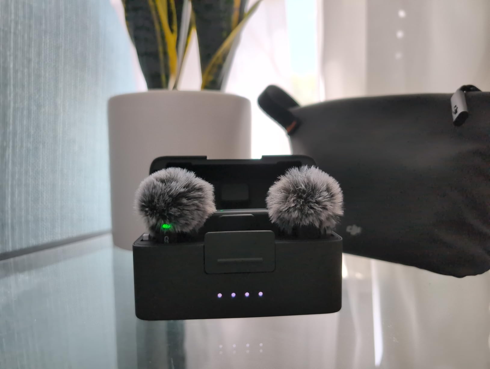 DJI Mic Mini (2 TX + 1 RX + Charging Case), Ultralight, Detail-Rich Audio customer photo 1