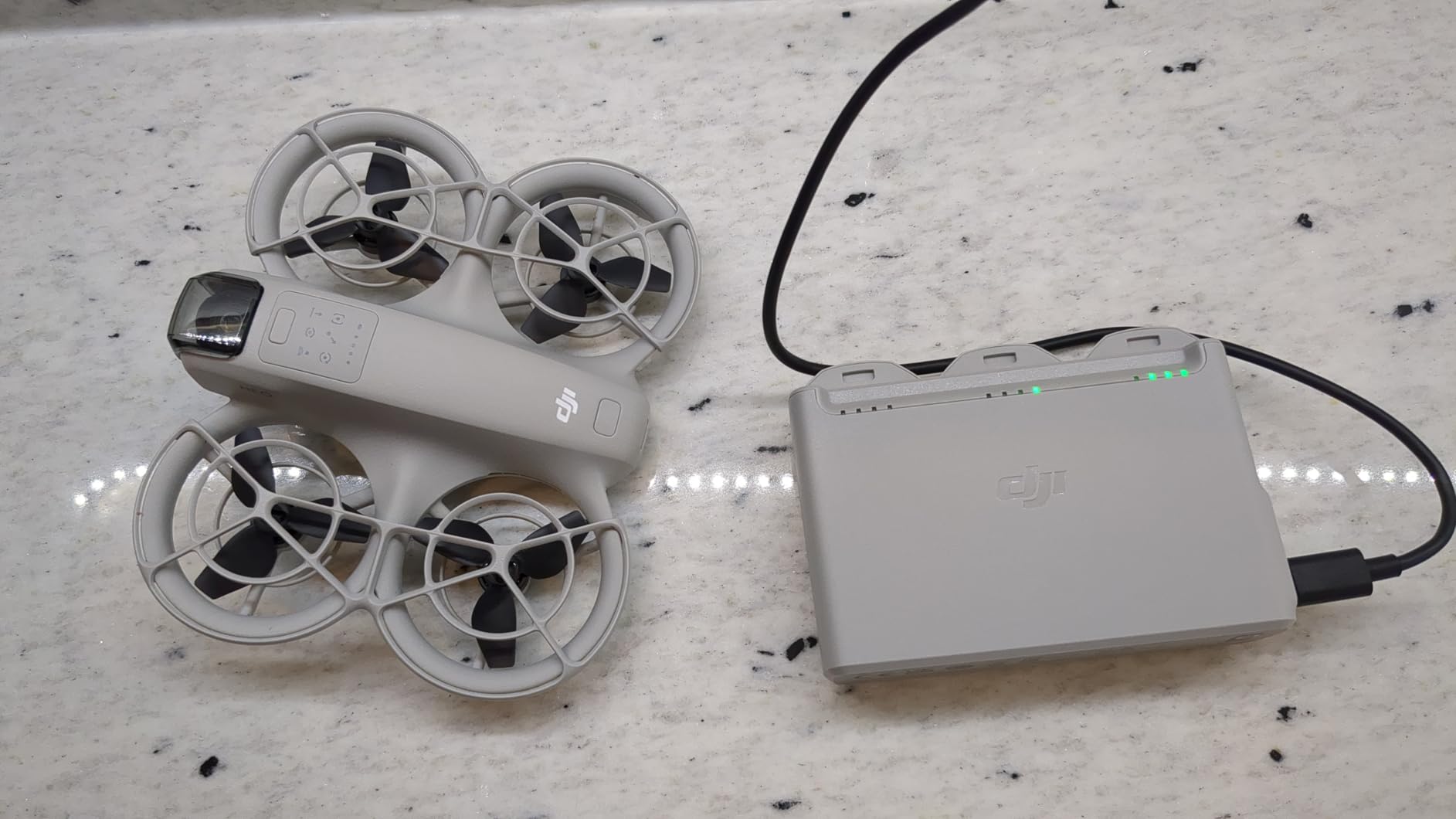 DJI Neo Three-Battery Combo, Mini Drone With 4K UHD Camera for Adults customer photo 1