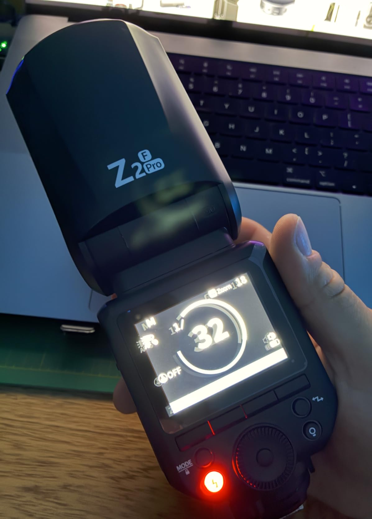 NEEWER Z2PRO-C 2.4G TTL Round Head Flash Speedlite Compatible with Canon customer photo 2