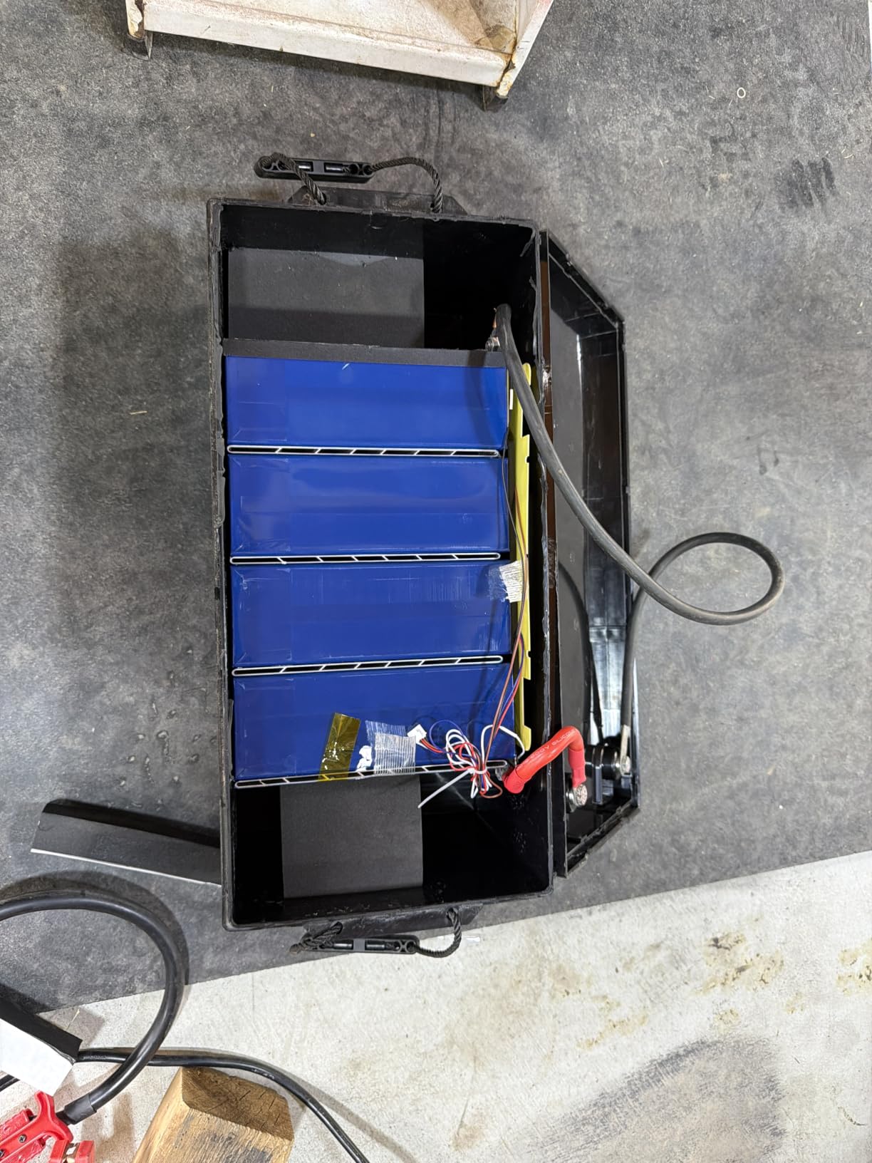 12V 100Ah LiFePO4 Lithium Battery Group 31 with Built-in 100A BMS customer photo 2