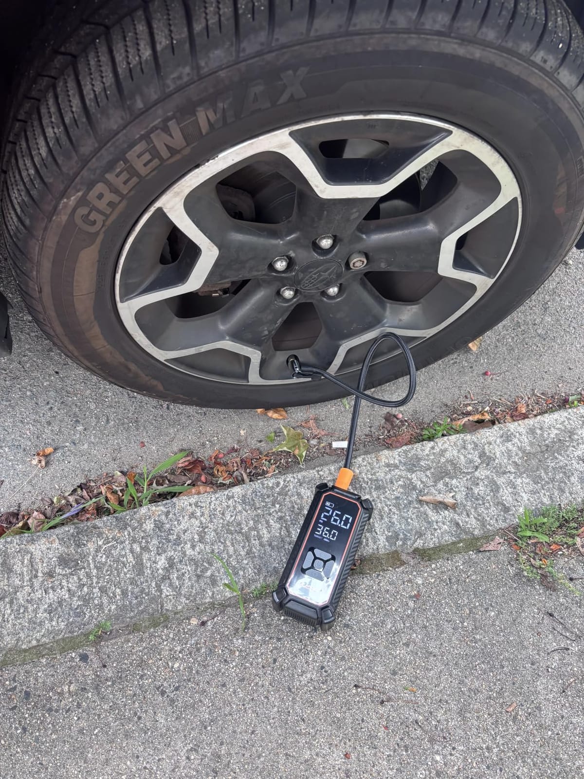 OlarHike Tire Inflator Portable Air Compressor,Dual Power-3*2000mAh &12V DC customer photo 1