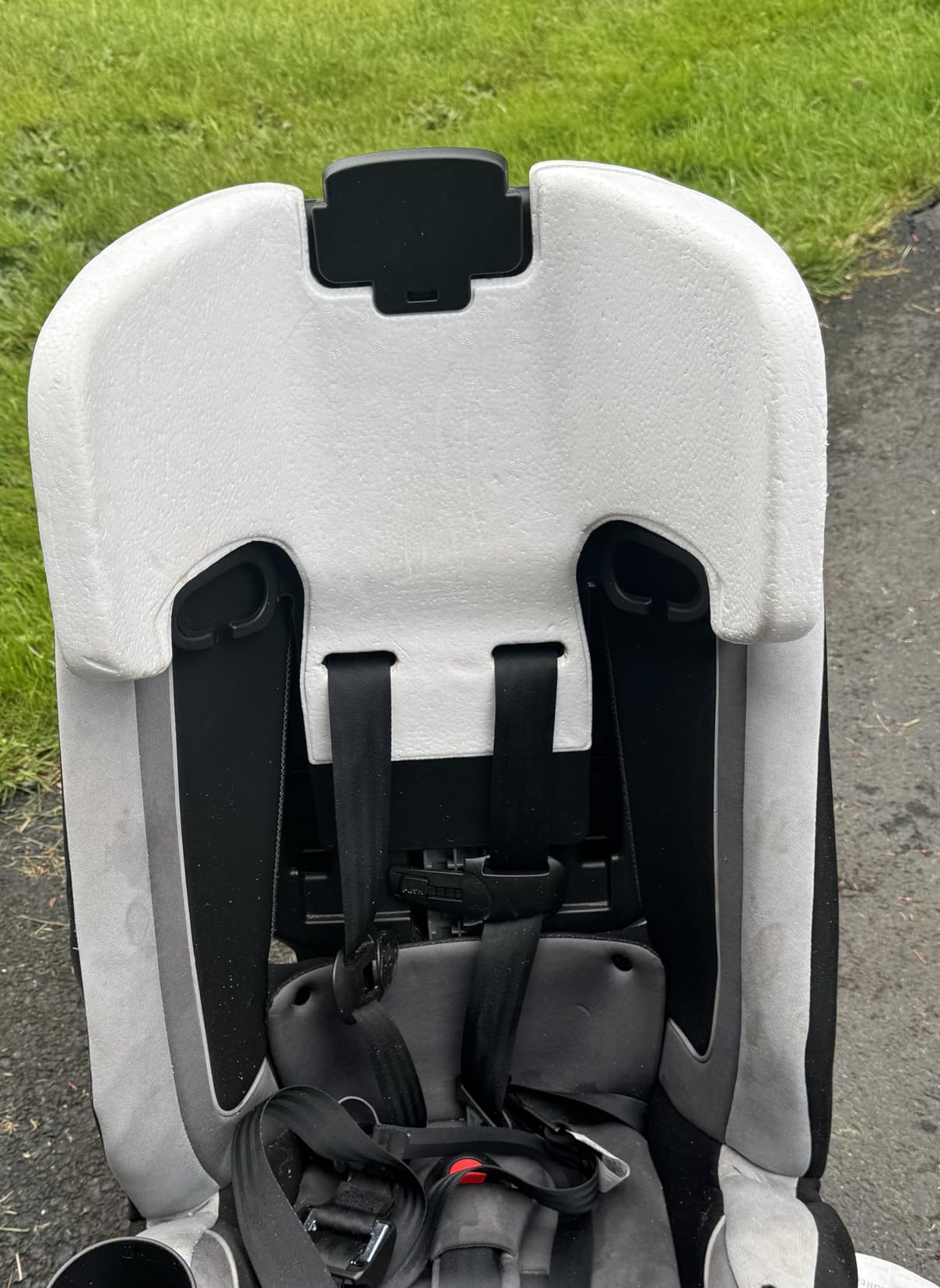 Safety 1st TriMate 3-in-1 Convertible Car Seat, Slim Fit, Infant to Big Kid Car Seat, Easy-Install Harness, Machine-Washable Cover, Dishwasher-Safe Cup Holders, 5-100 lbs, Sharkskin customer photo 1