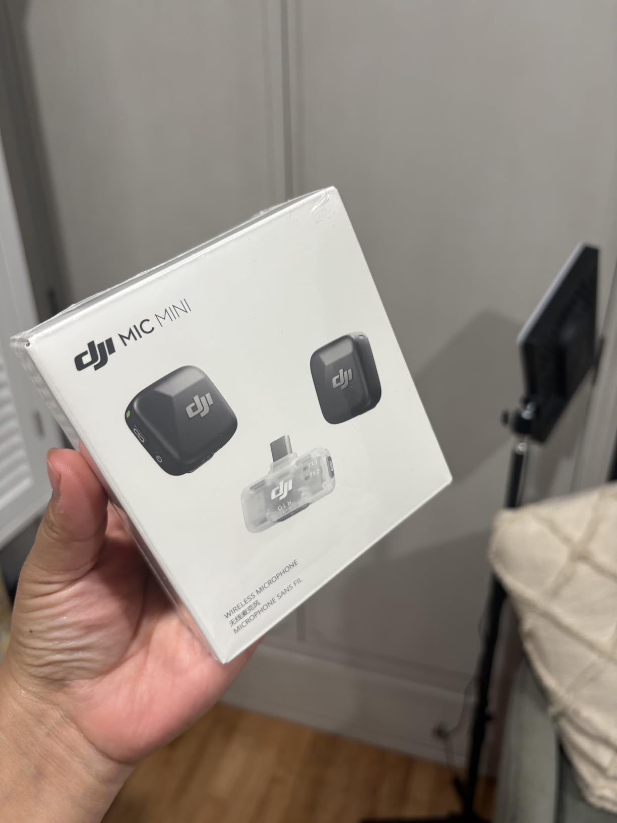 DJI Mic Mini (2 TX + 1 Mobile RX), Ultralight, Active Noise Cancelling customer photo 1