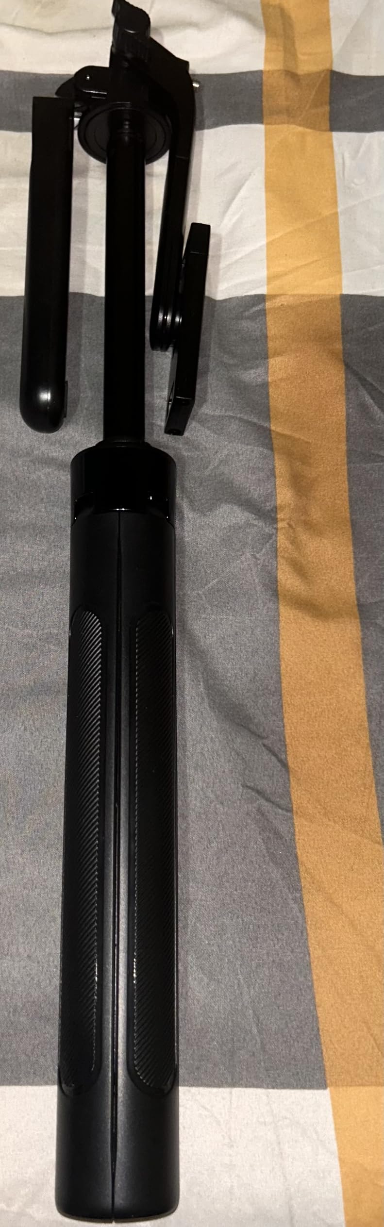 Content Creator Essentials Vlogging Kit for iPhone, Tripod & Wireless Mic customer photo 2